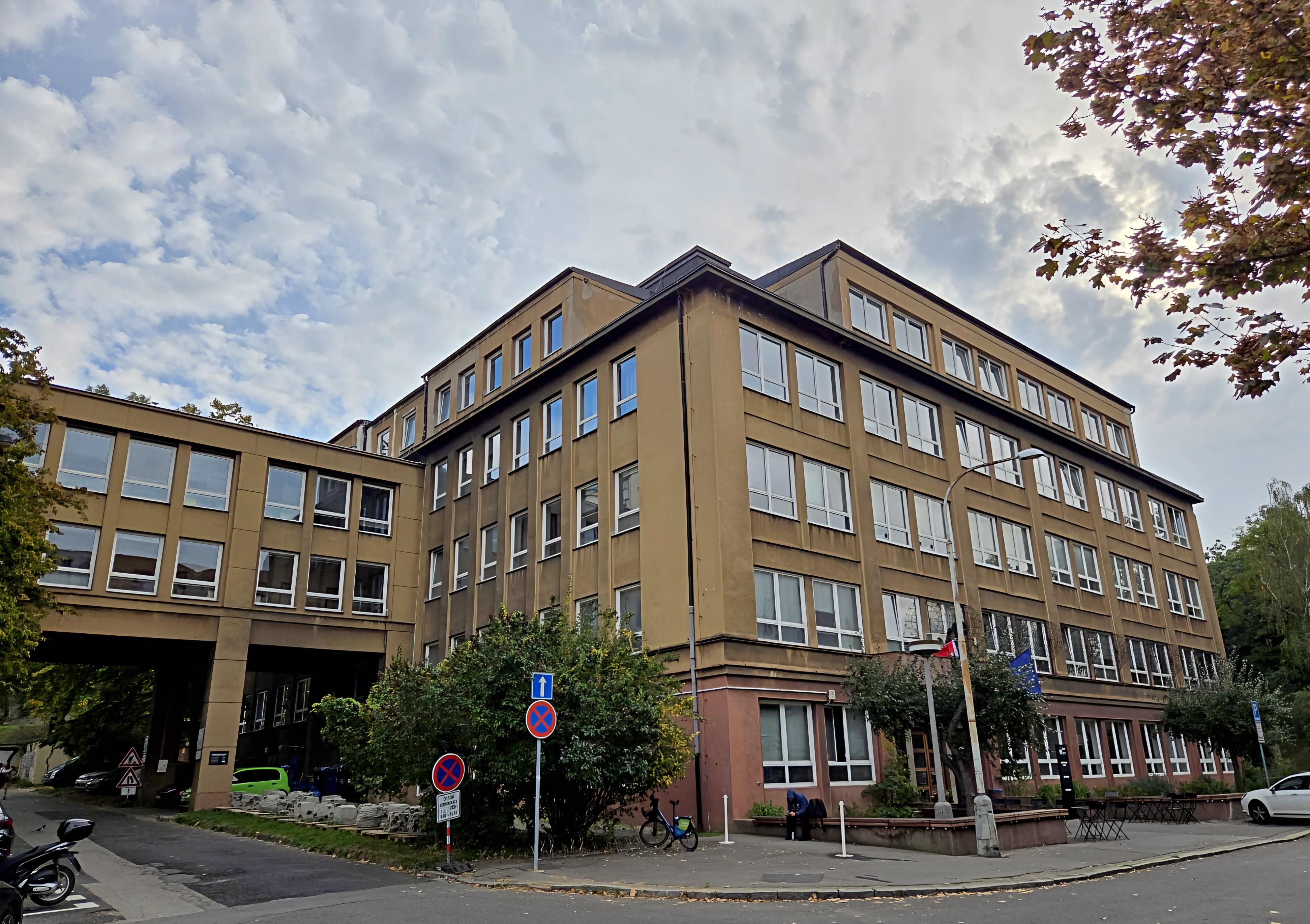 České vysoké učení technické v Praze - Knihovna Ústavu letecké dopravy Fakulty dopravní foto 2