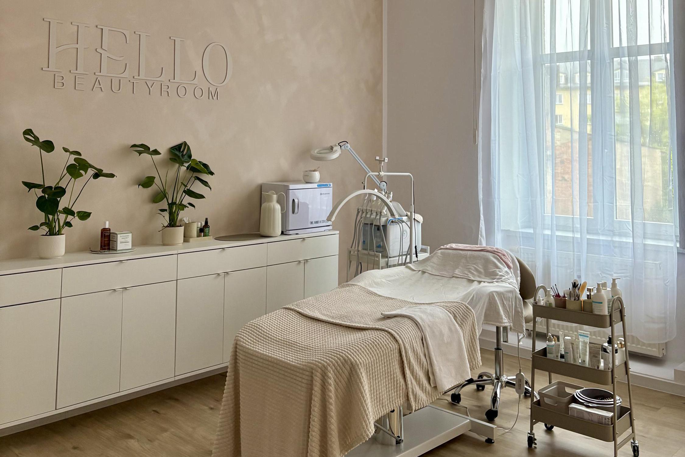HELLO BEAUTYROOM