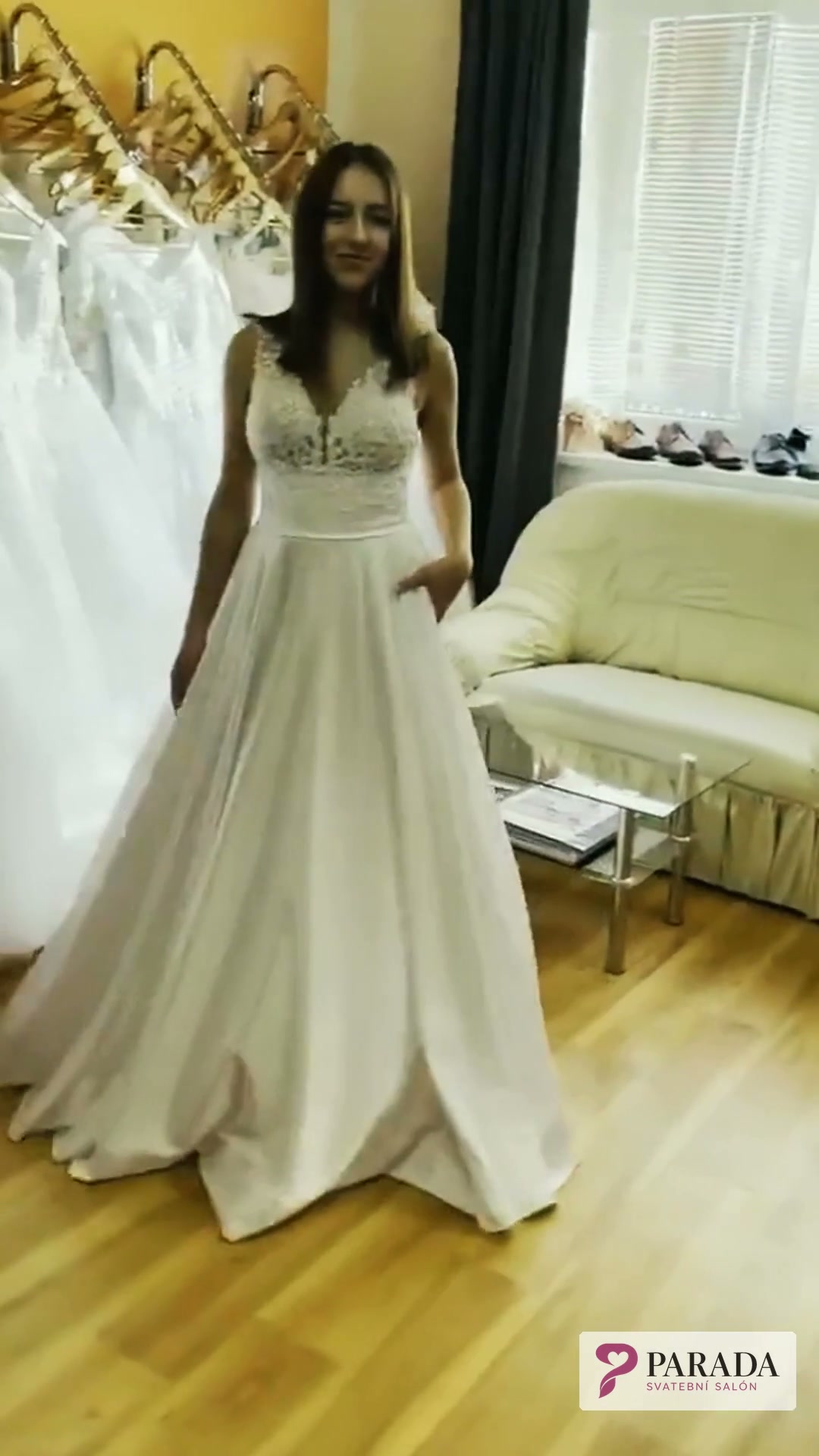 Svatební salon PARADA foto 2 (náhled videa)