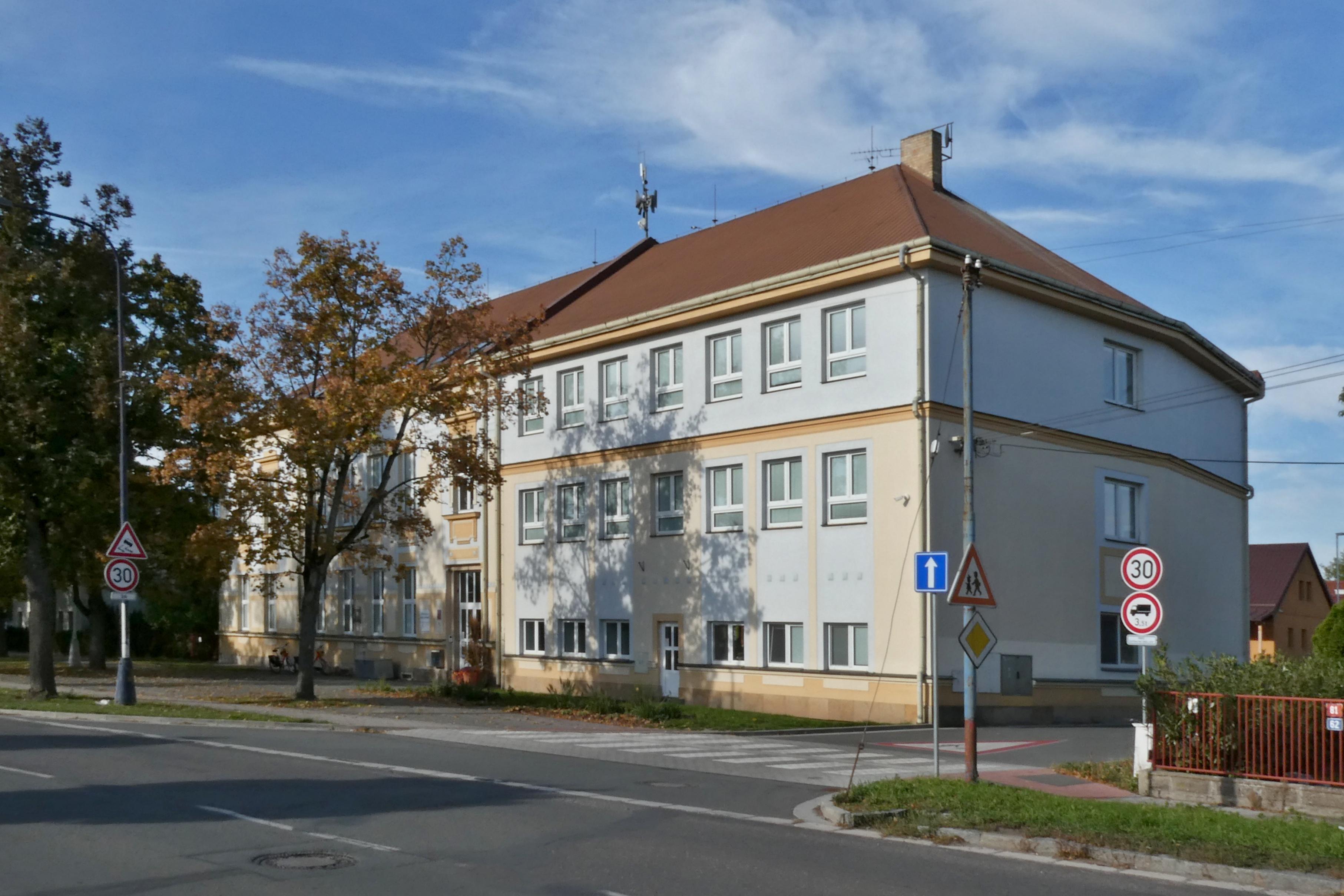 Střední škola služeb, obchodu a gastronomie foto 2