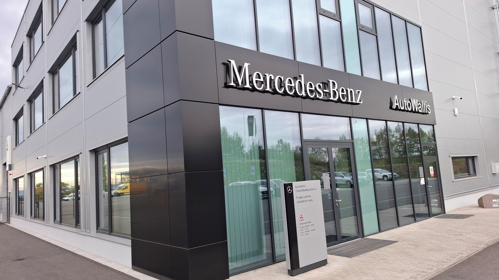 Truckcentrum Mercedes-Benz AutoWallis České Budějovice foto 6
