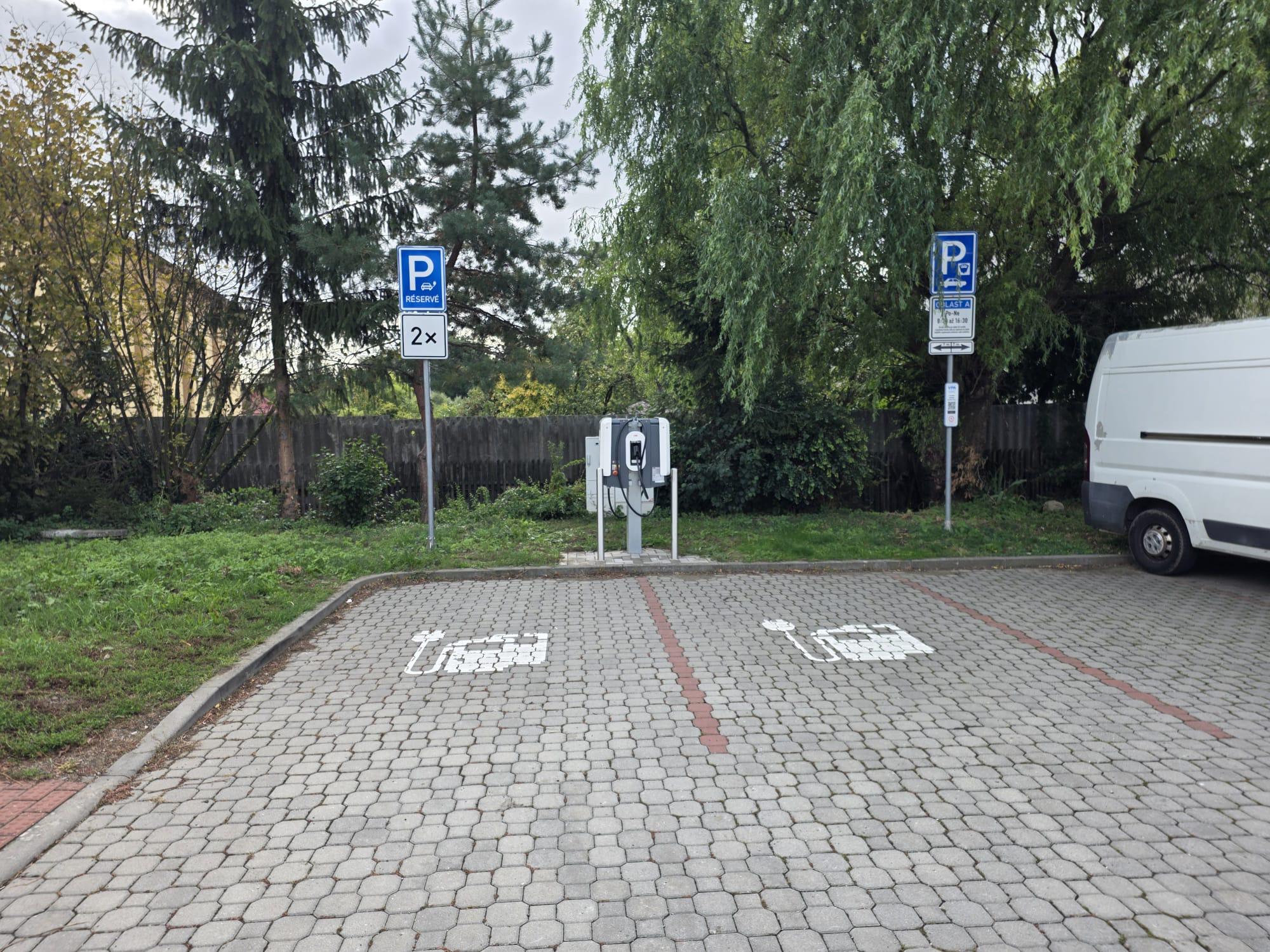 Dobíjecí stanice ČEZ foto 1
