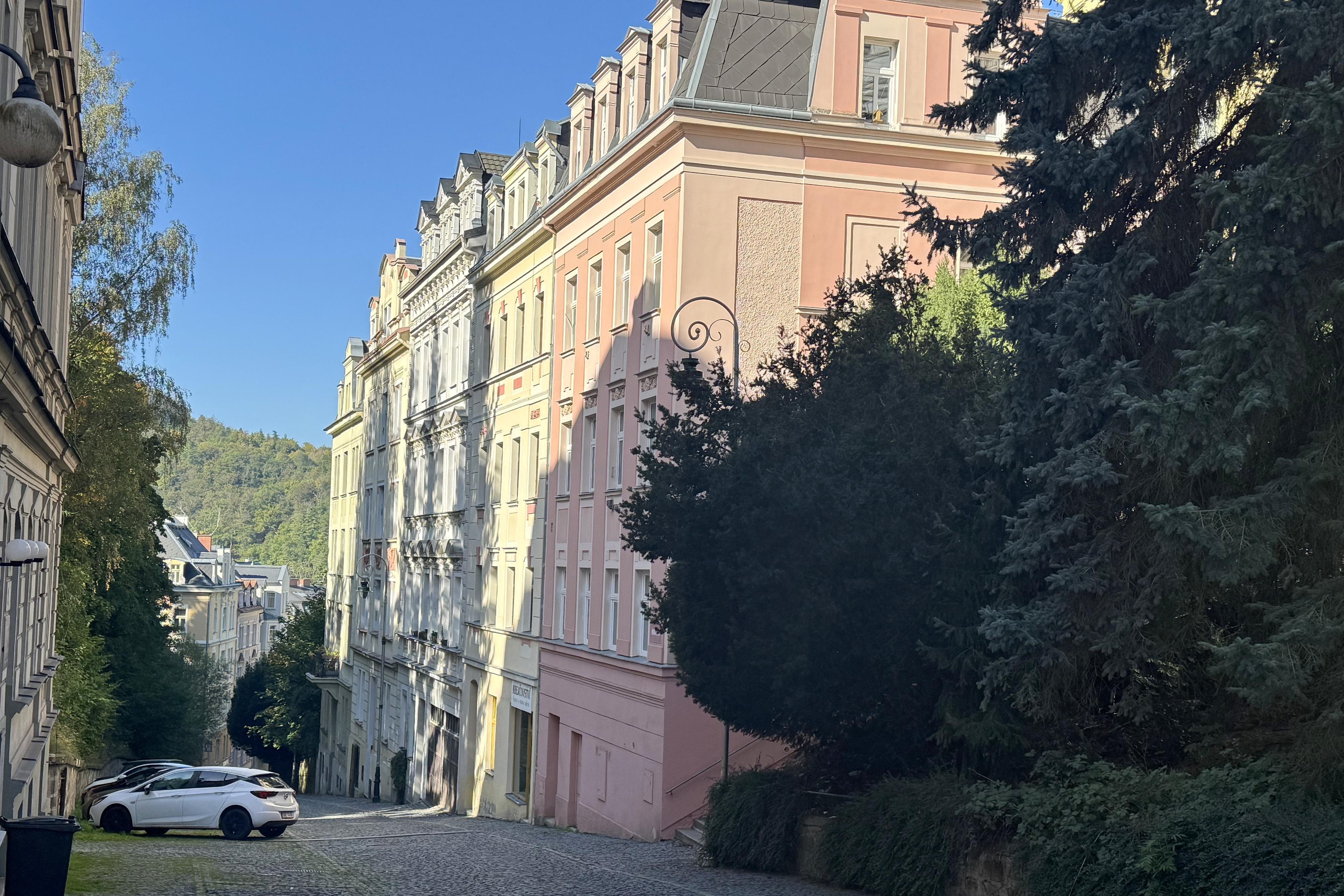Prodej bytu 2+kk ul. Moravská v Karlových Varech