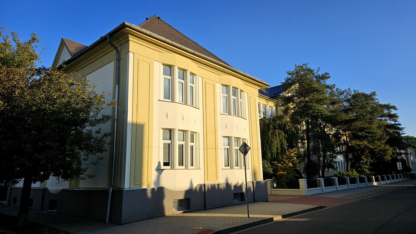 Masarykova ZŠ Bohumín, Seifertova foto 3