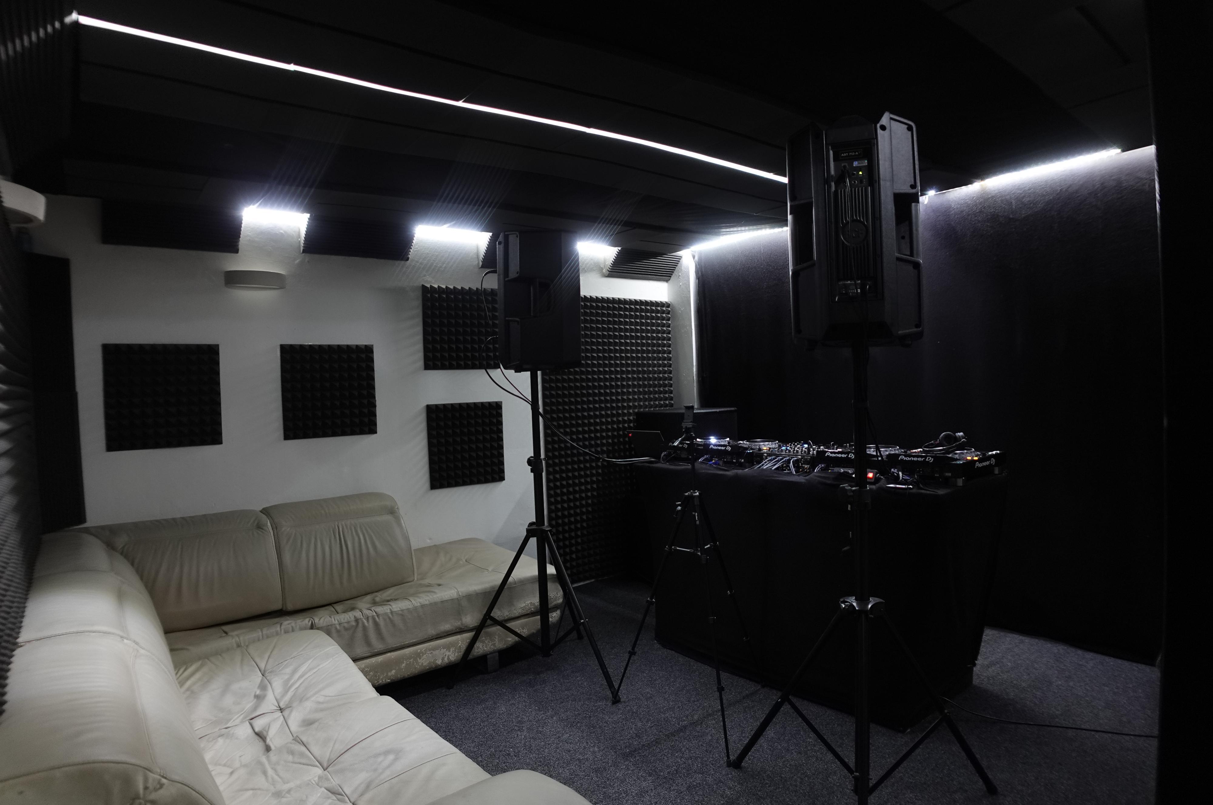 Block - DJ