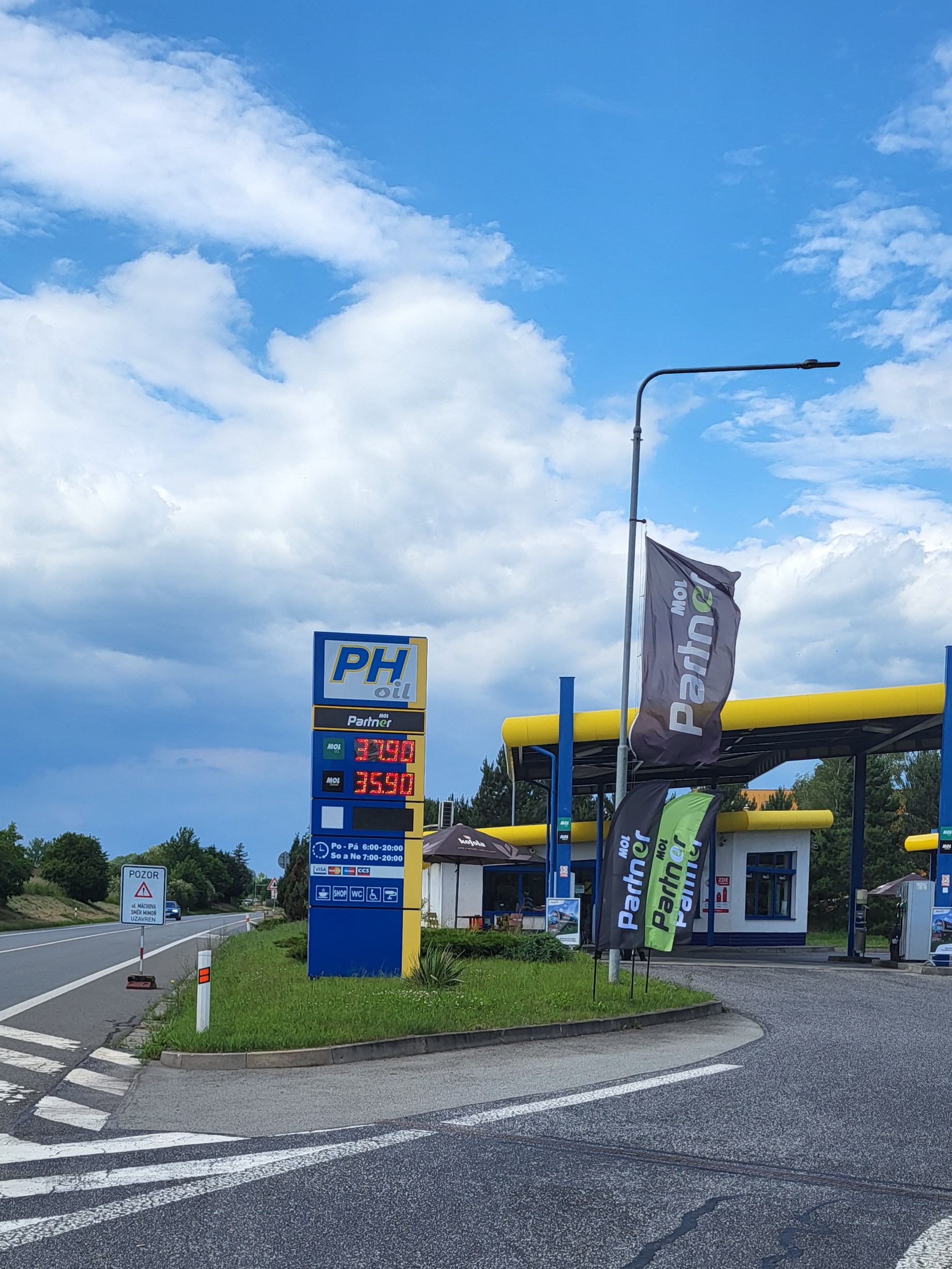 Čerpací stanice PH Oil foto 2