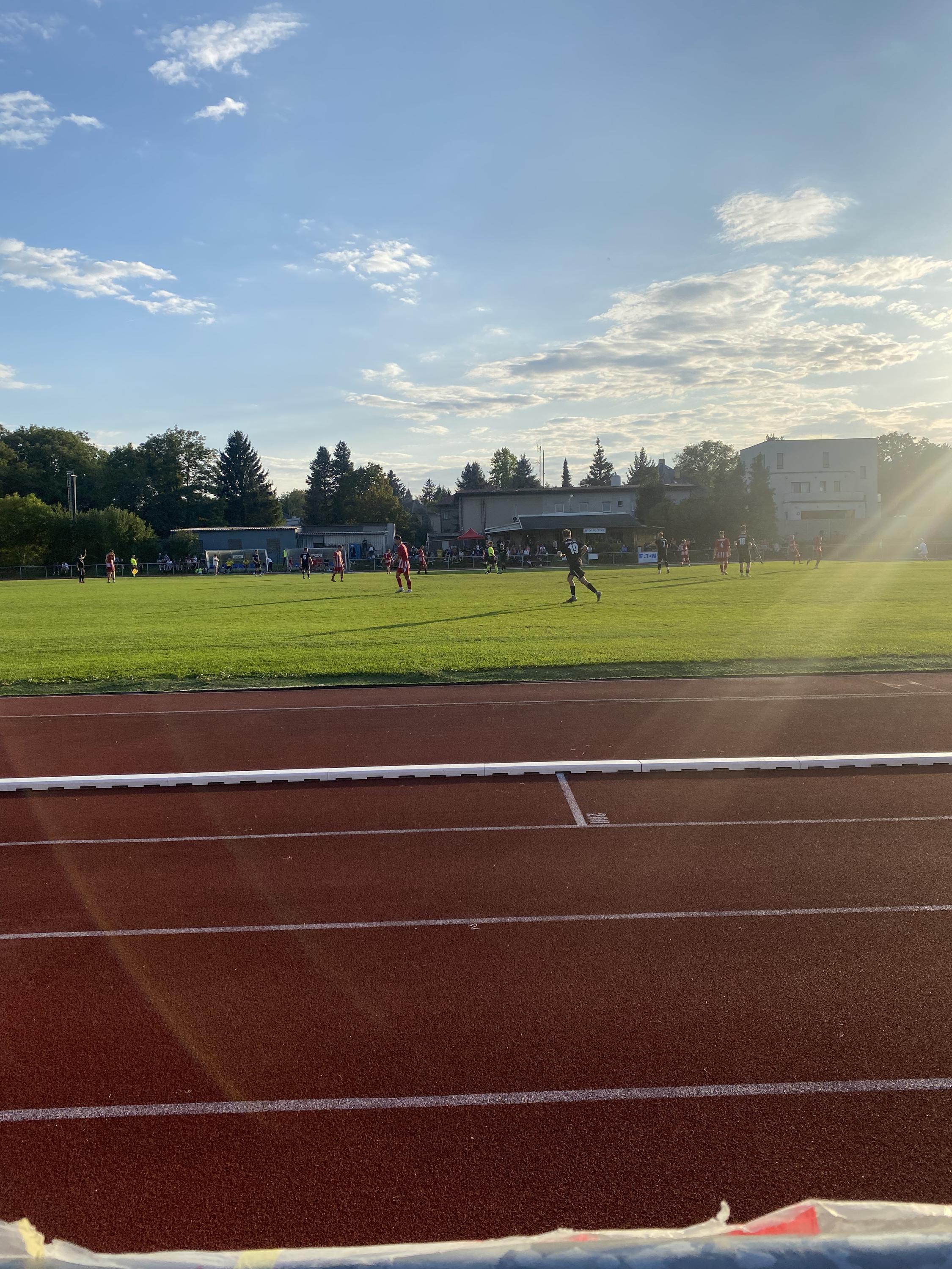 Fotbalové hřiště SK Roztoky foto 2