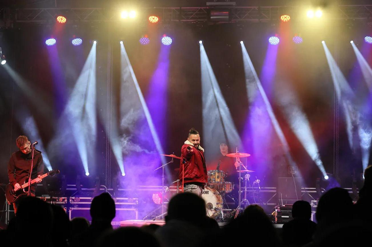 Barták Stage Systems