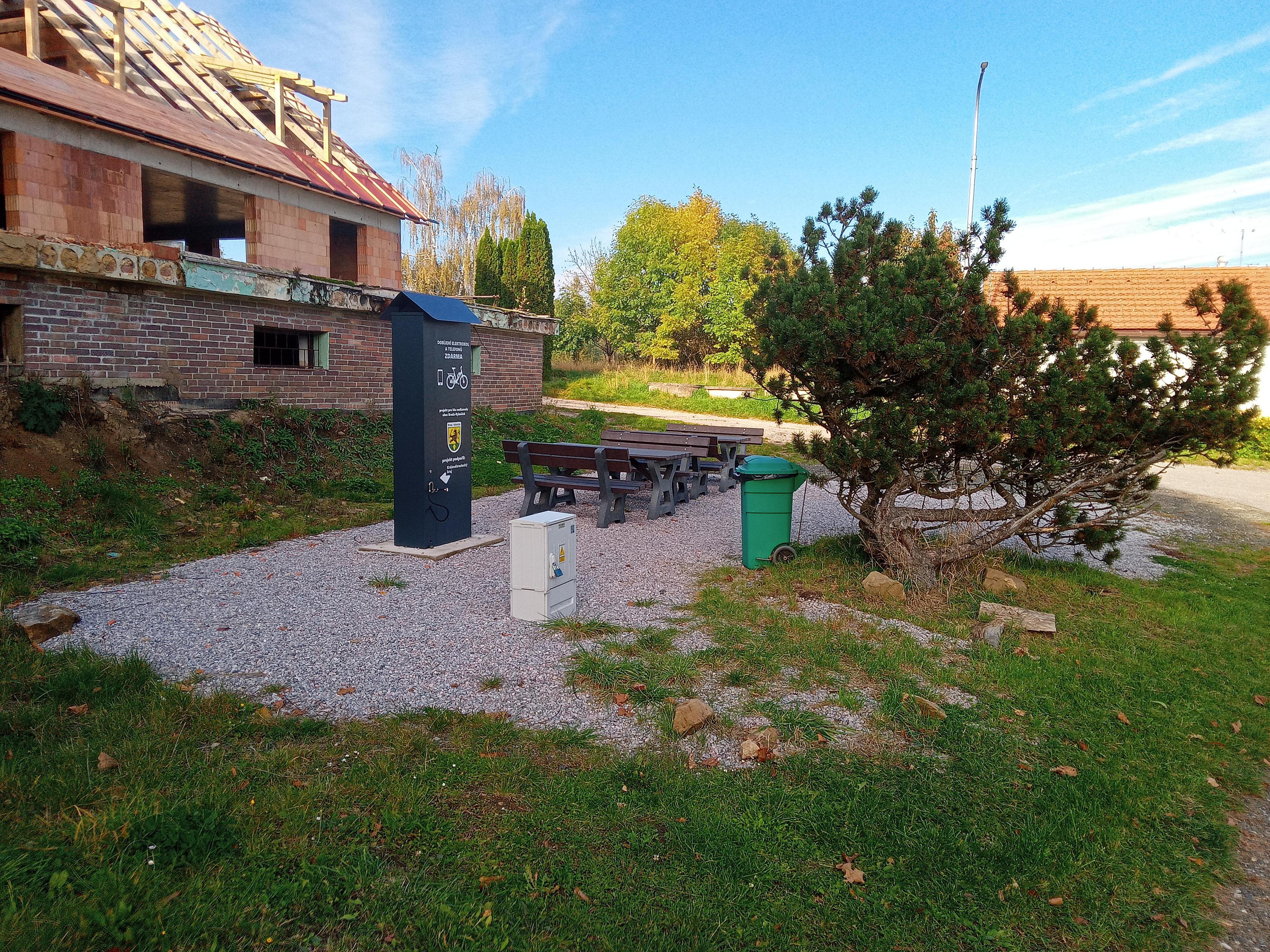 Nabíjecí stanice Brada-Rybníček foto 2