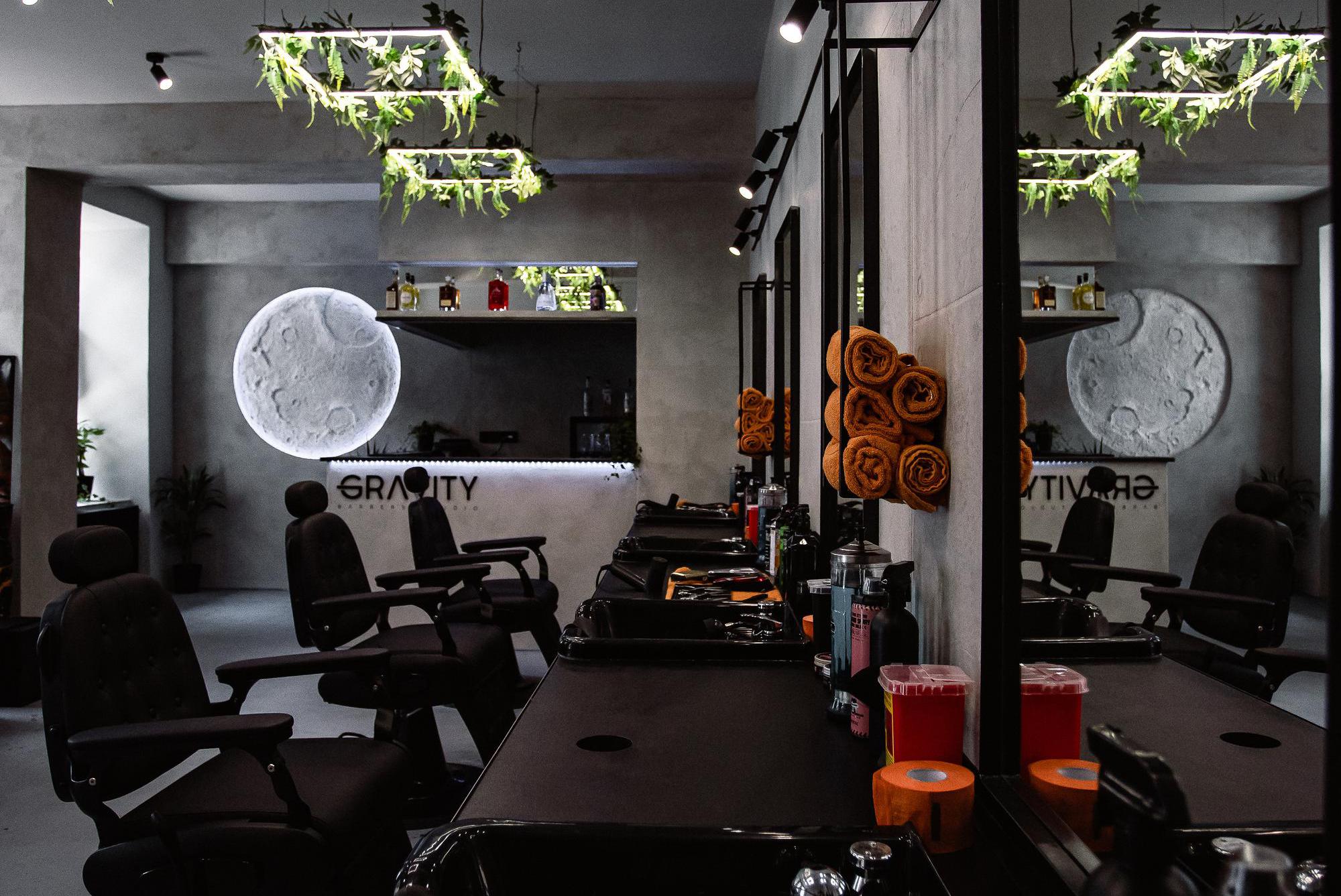 Gravity barber