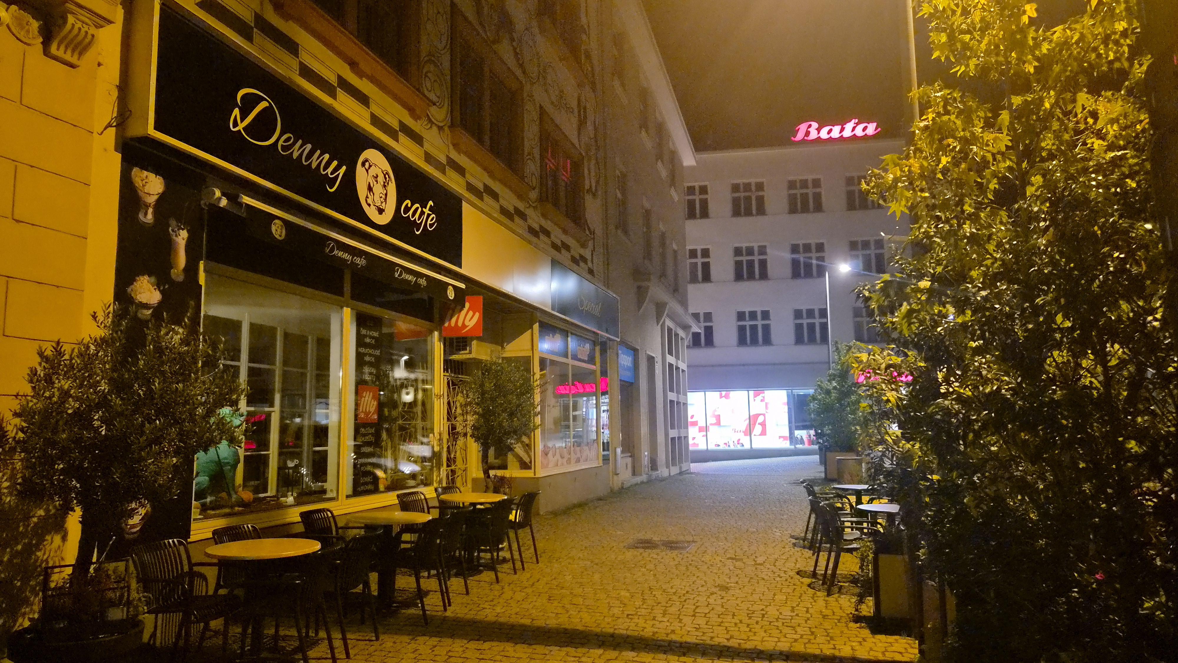Denny Cafe