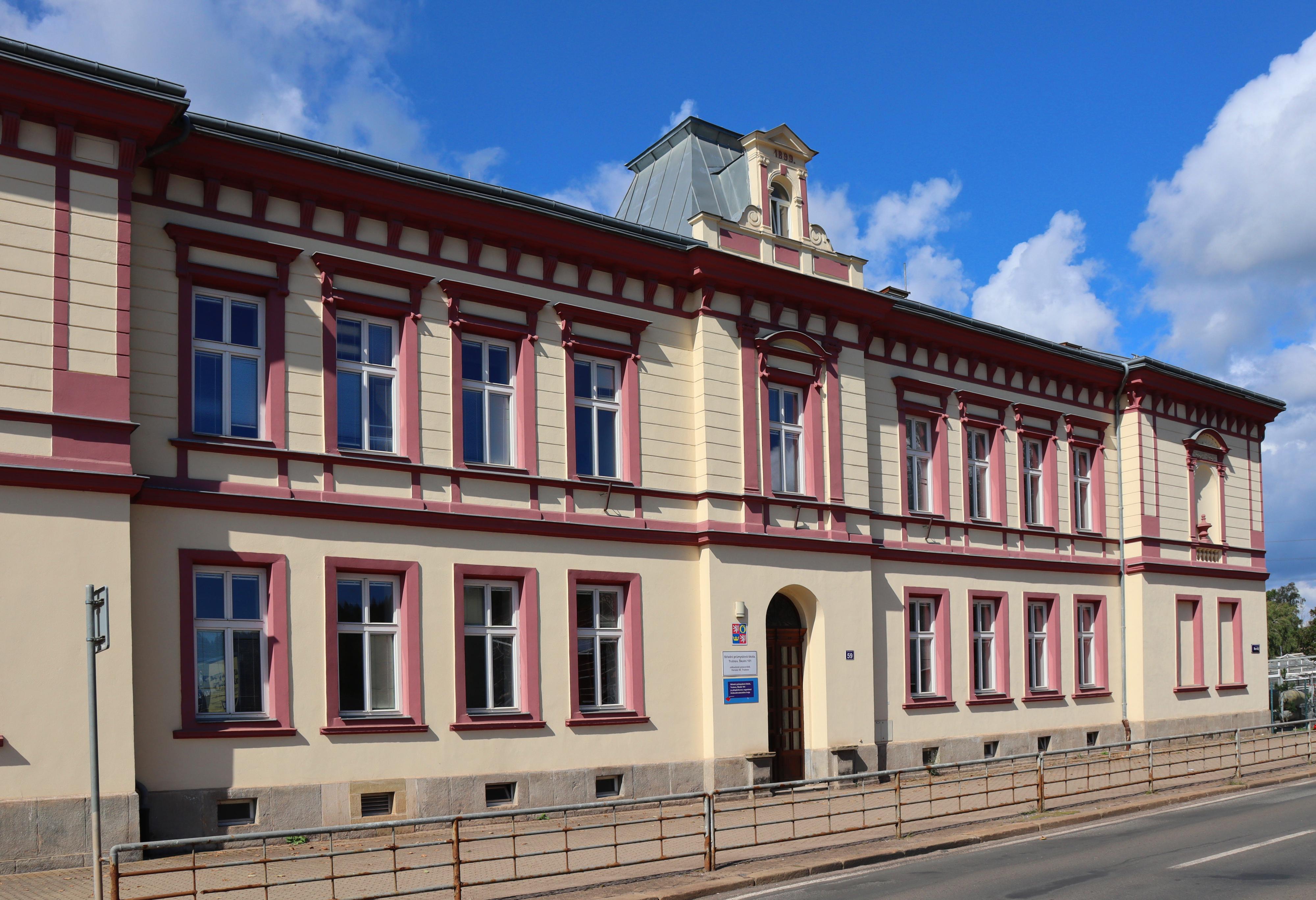 Střední průmyslová škola Trutnov, Horska 59 foto 2