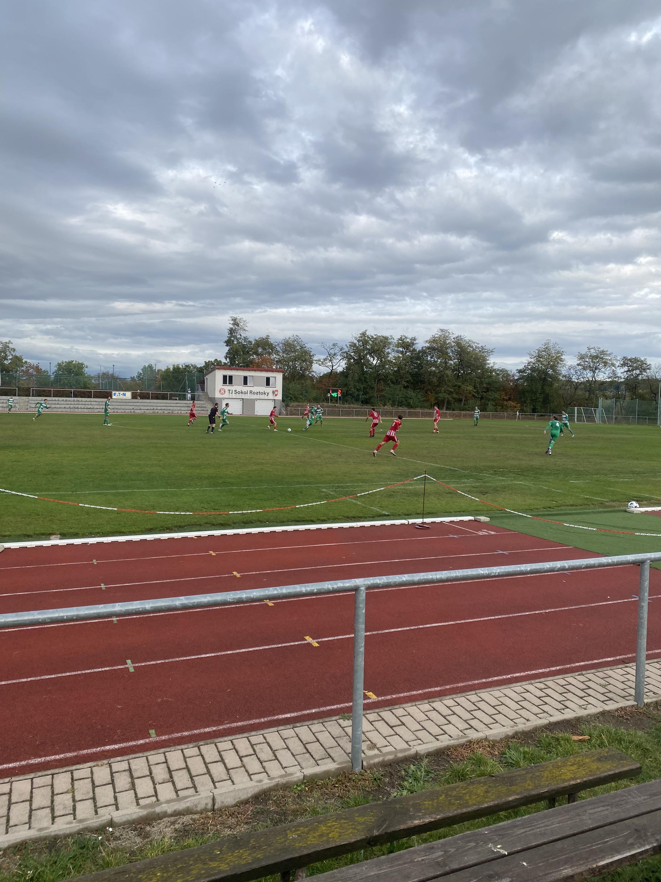 Fotbalové hřiště SK Roztoky foto 4