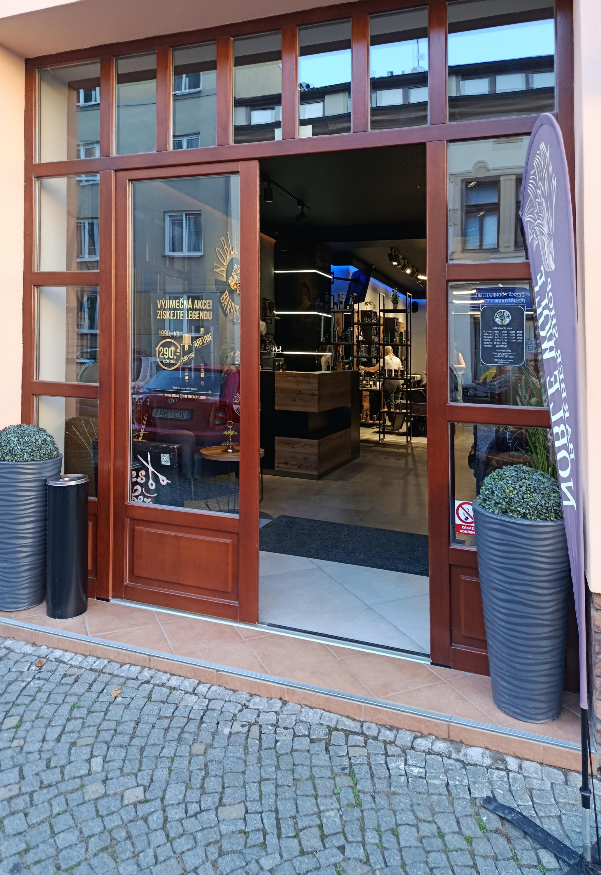 Noble Wolf Barber Shop foto 4
