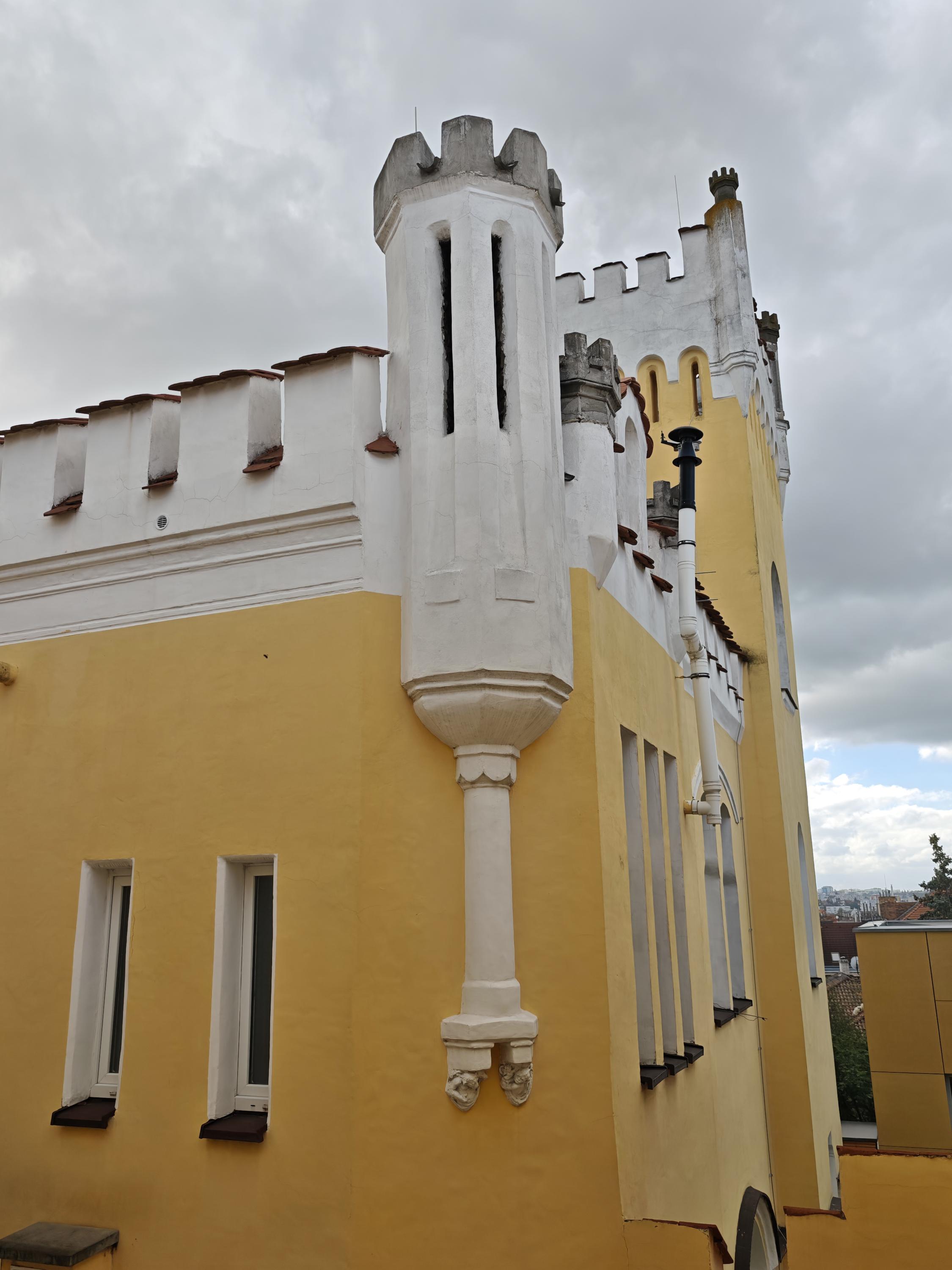 Střední škola a vyšší odborná škola umělecká a řemeslná foto 5