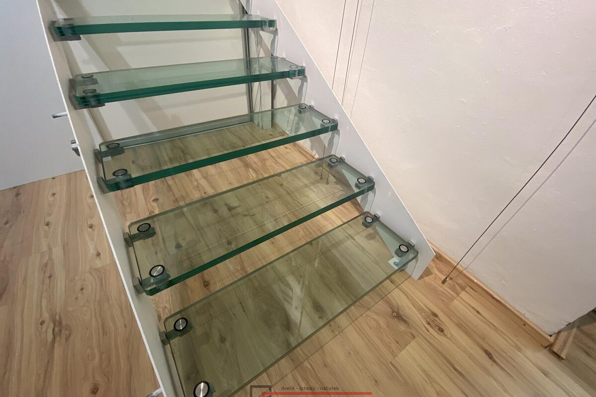 Čistý moderní design pro lehkost každého kroku!