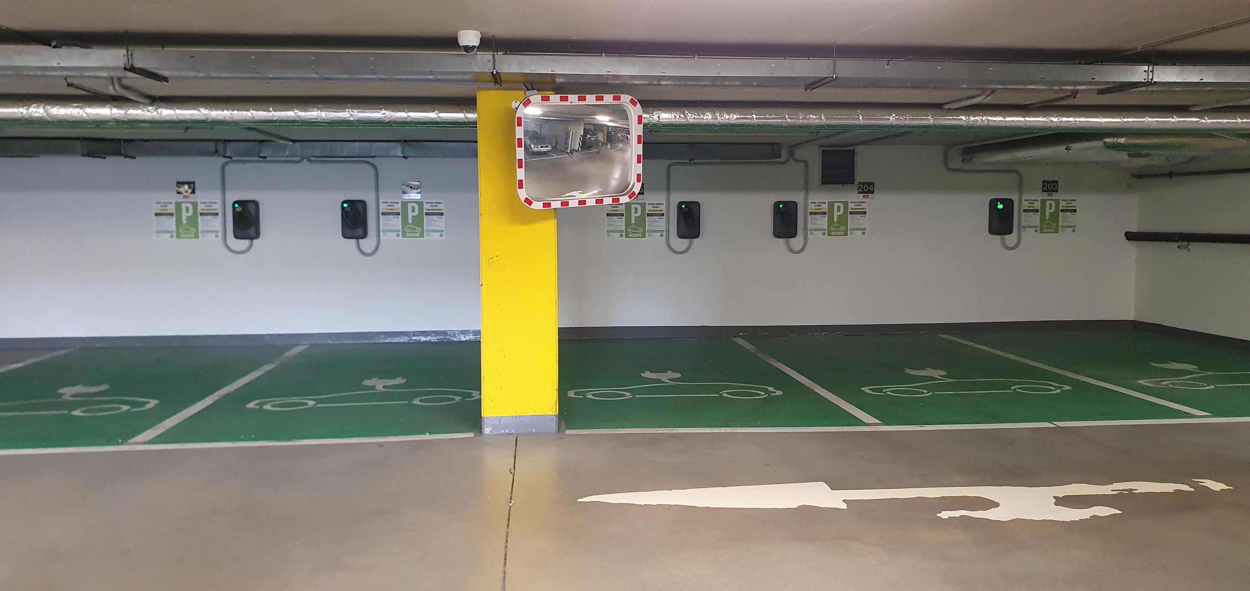 Nabíjecí stanice pro elektromobily foto 3