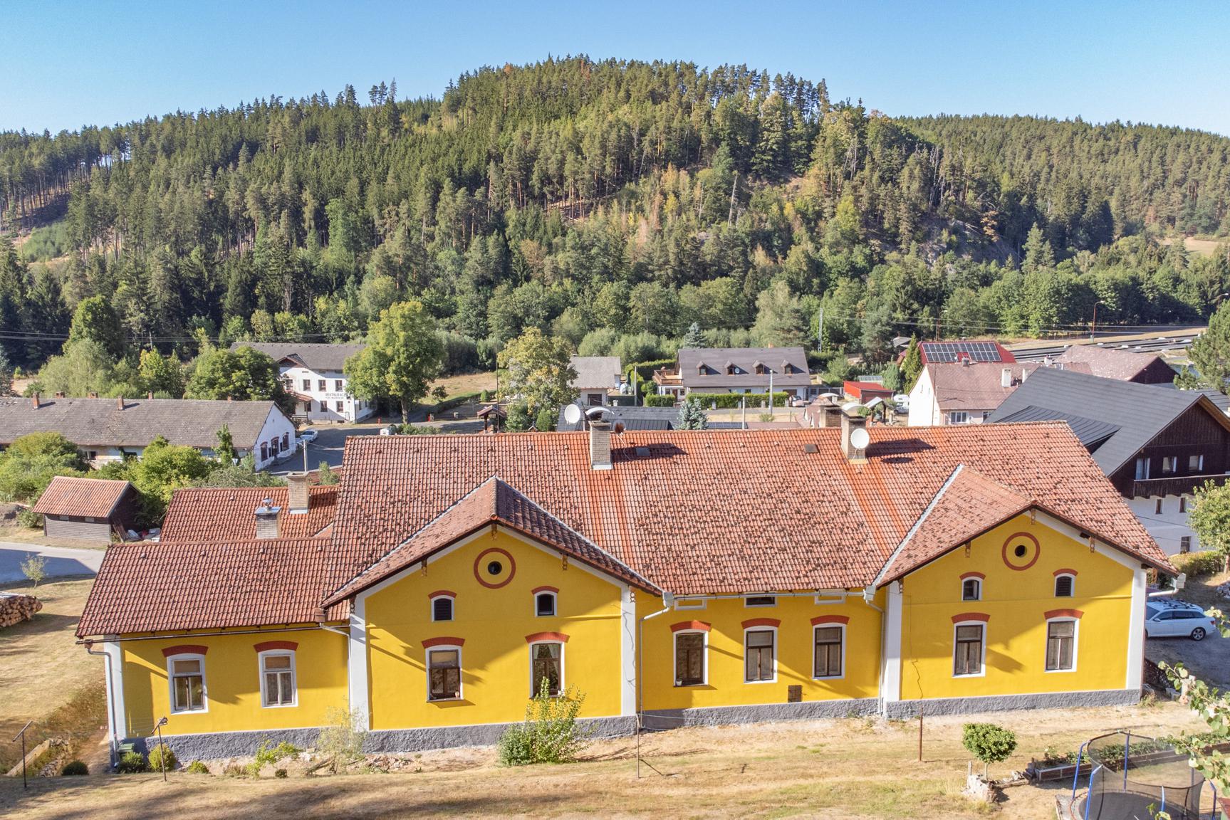 Prodej prostorného bytu 2+1 (99,9 m²) na Šumavě