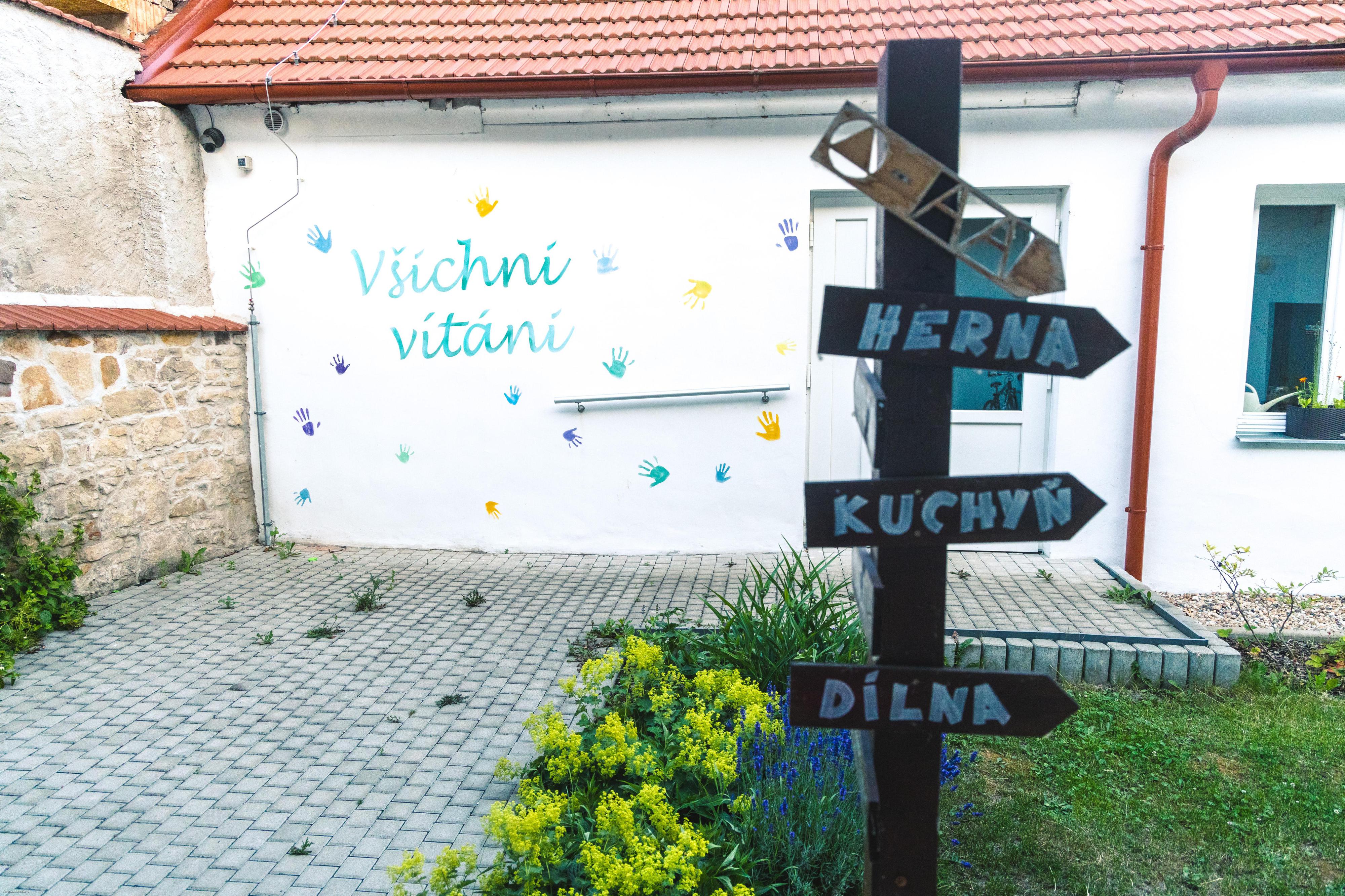 Komunitní centrum U Podivena foto 1