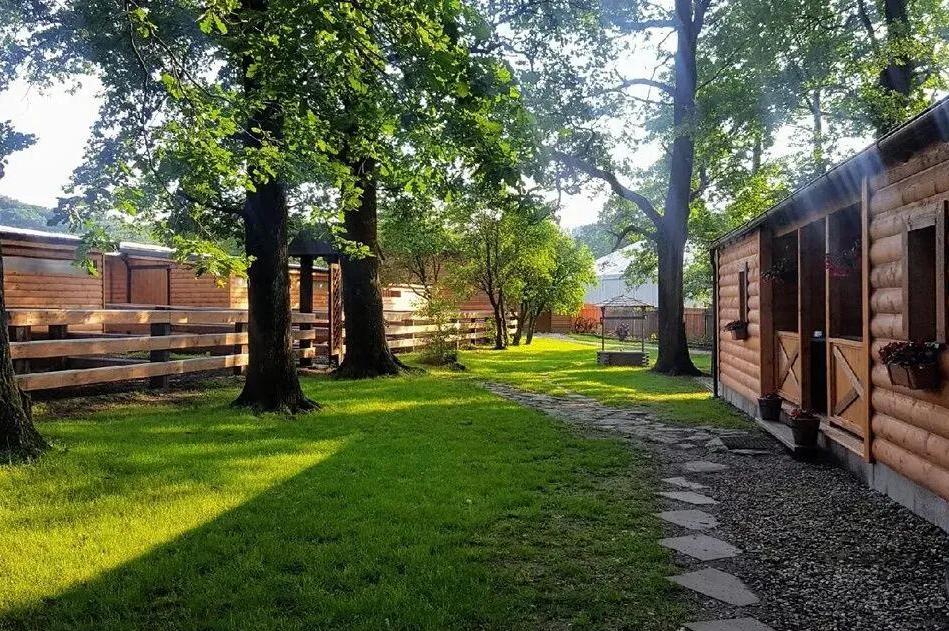Jezdecký areál s krytou halou v Hodoňovicích