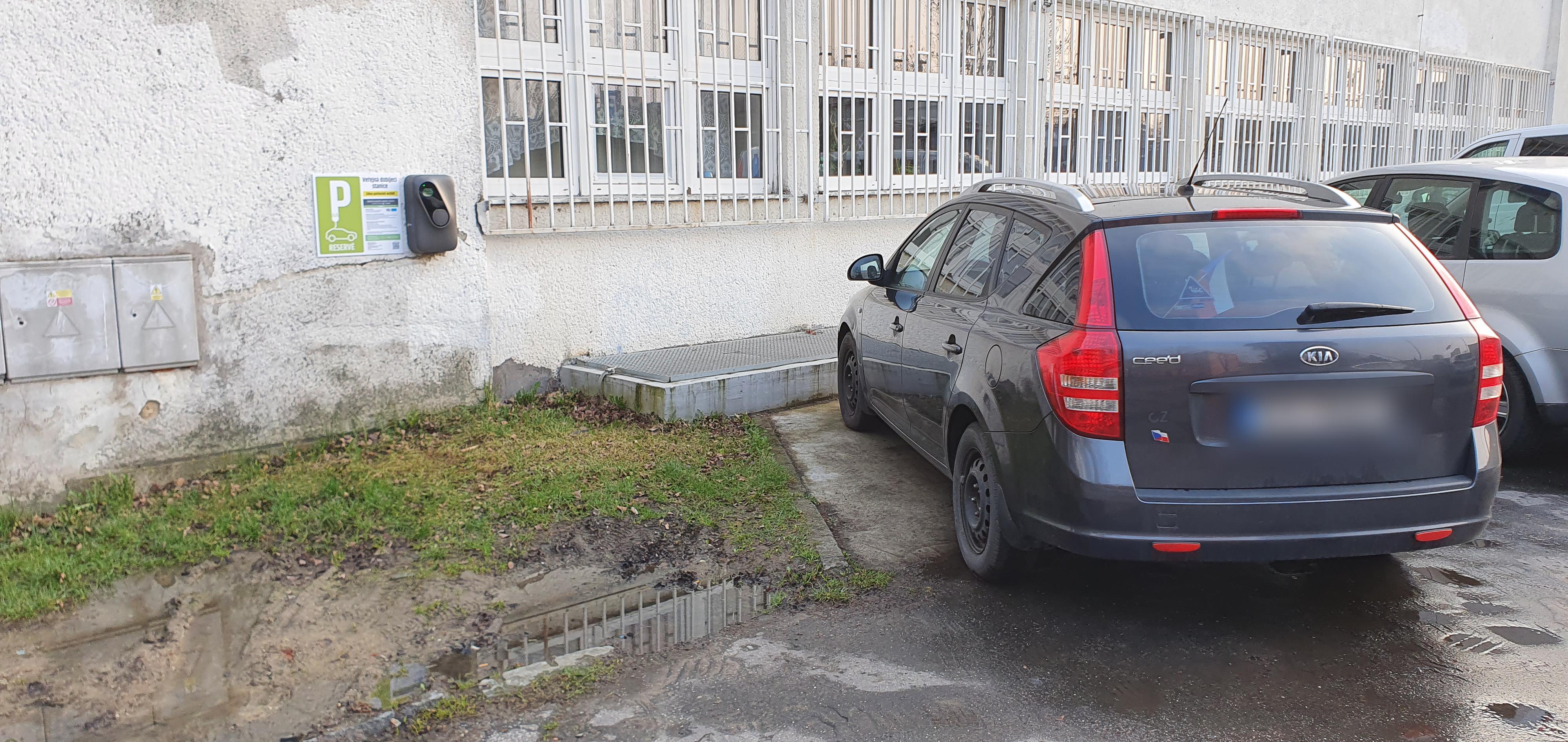 Nabíjecí stanice pro elektromobily foto 3