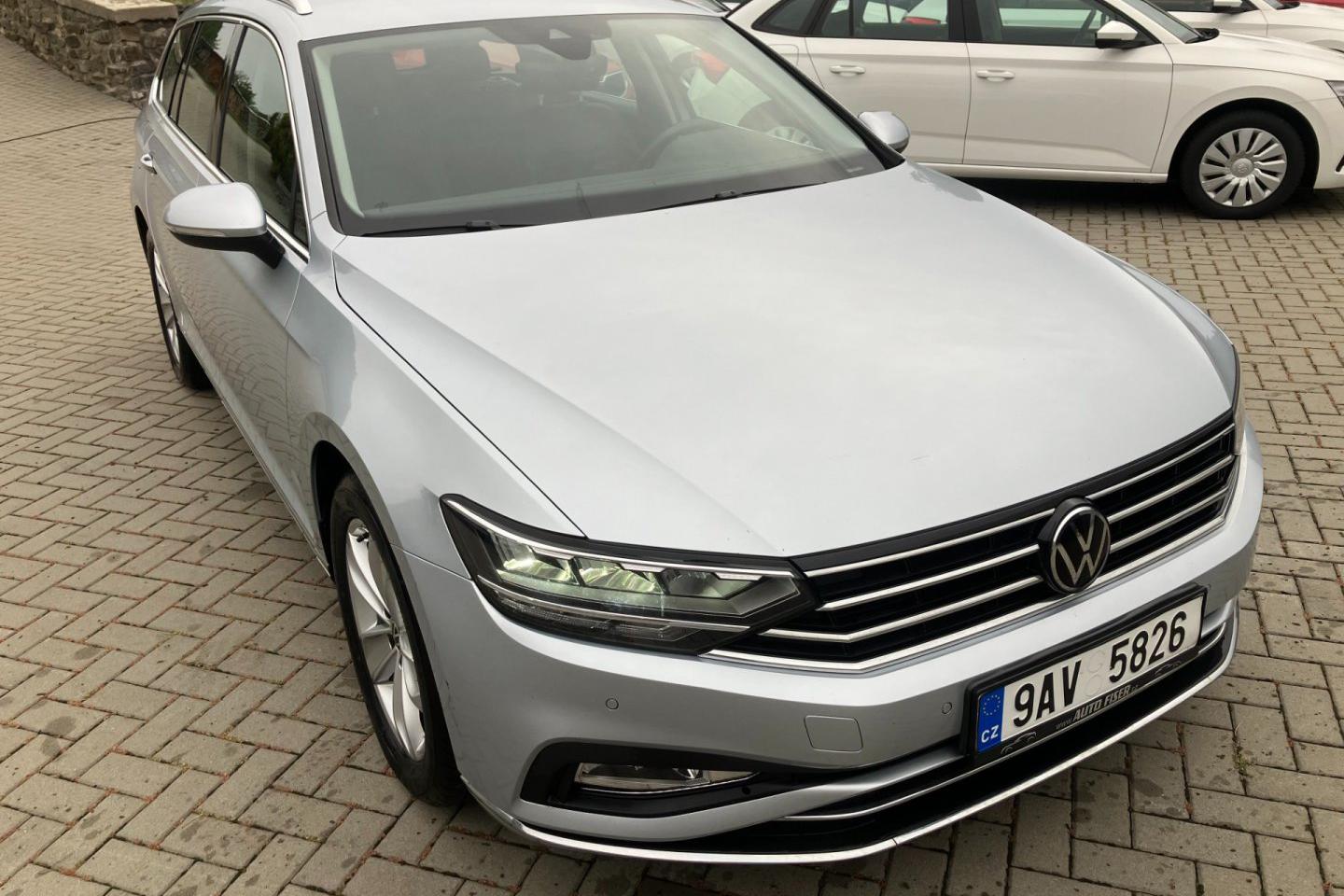 Volkswagen Passat COMBI 2.0TDI 110kW DSG ELEGANCE