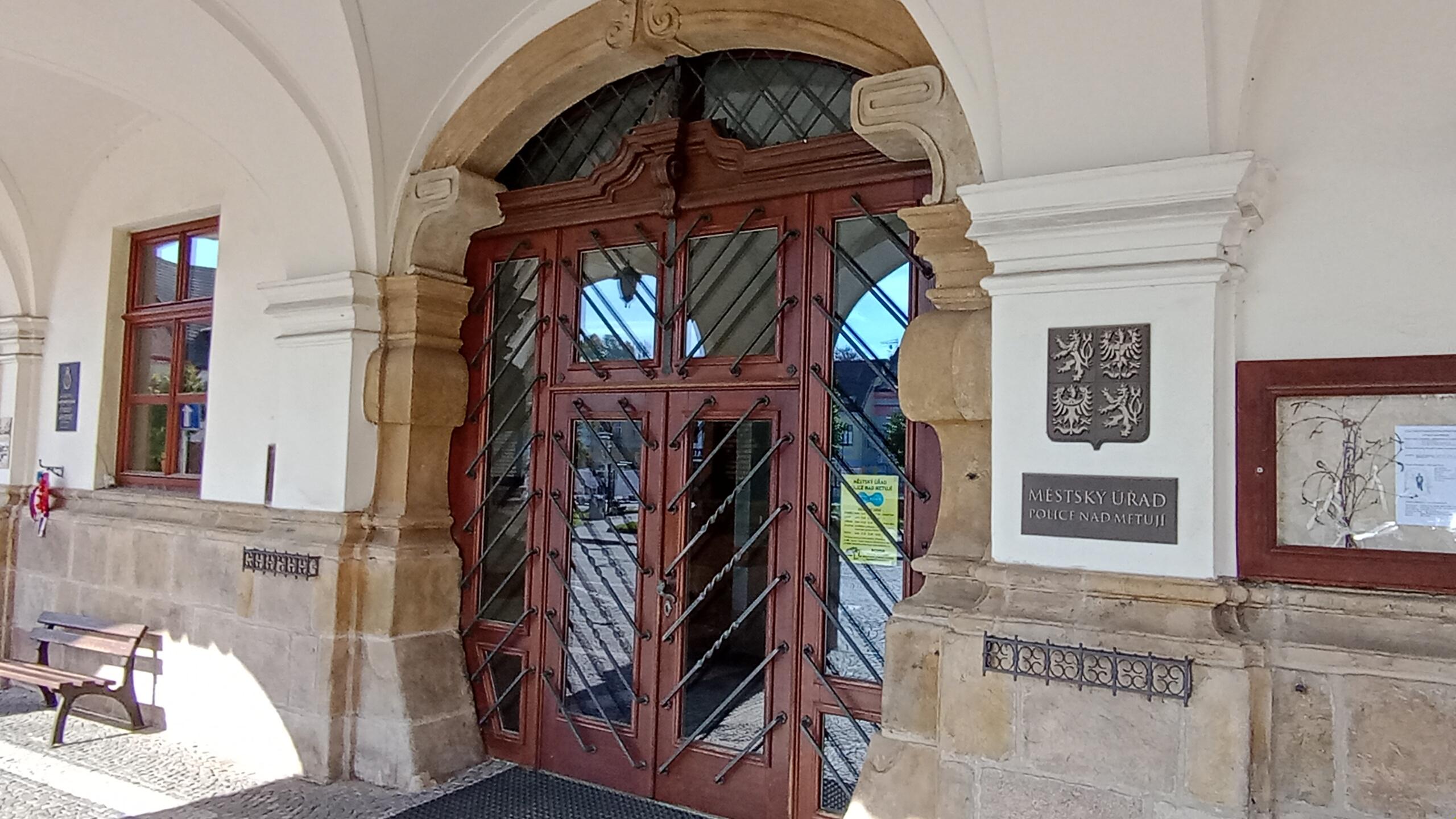 Police nad Metují - městský úřad foto 6