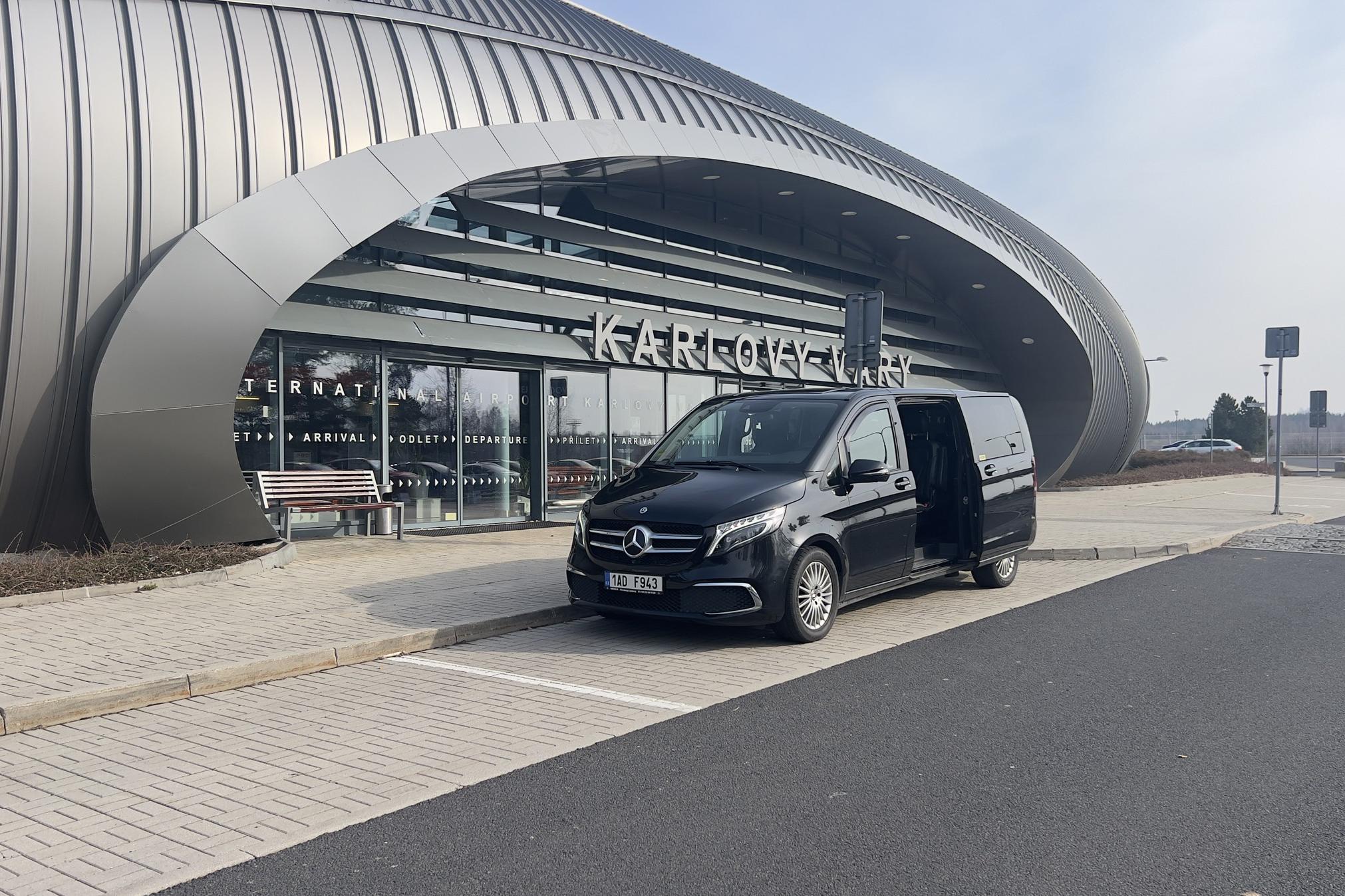 Prague Sedan & Minivan Transfers