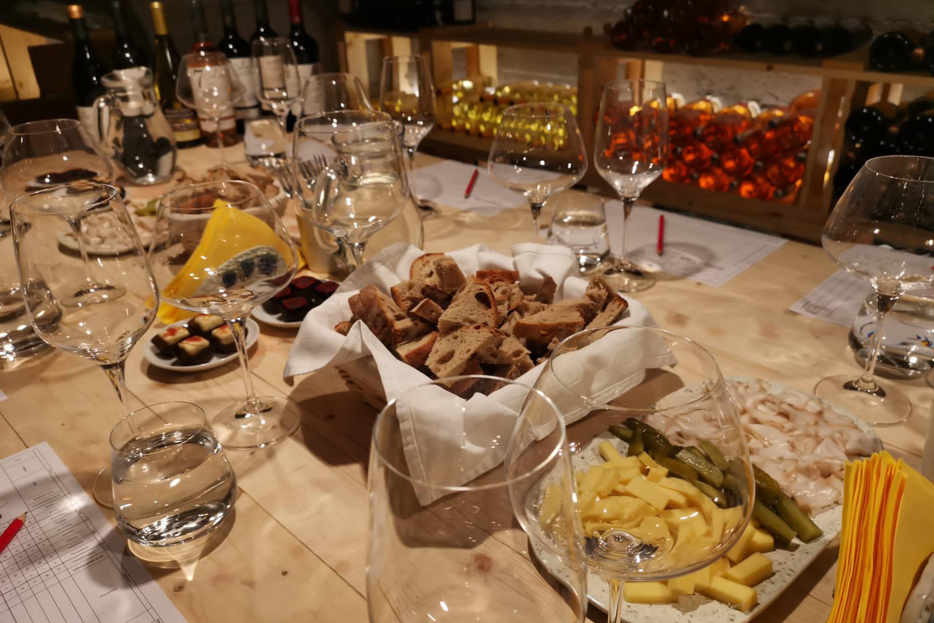 Degustace vín ve vinotéce Noravank