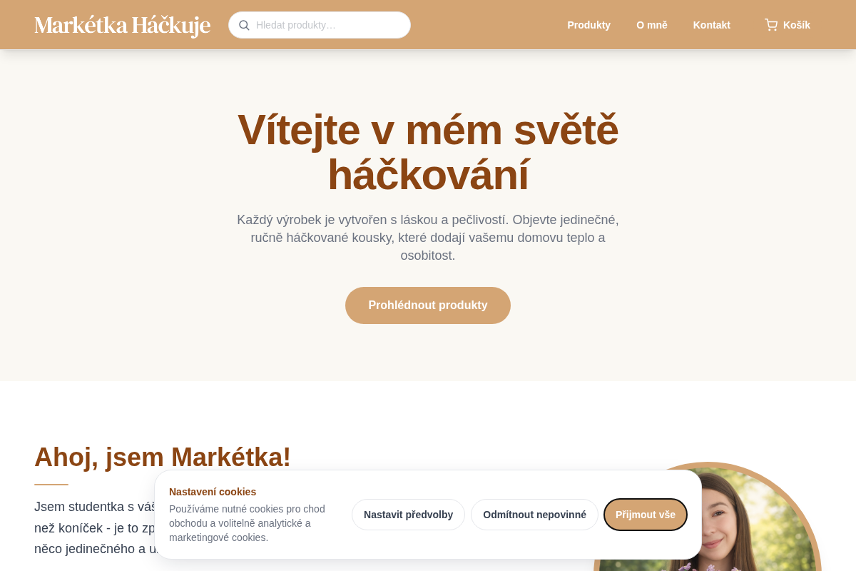 Markétka Háčkuje