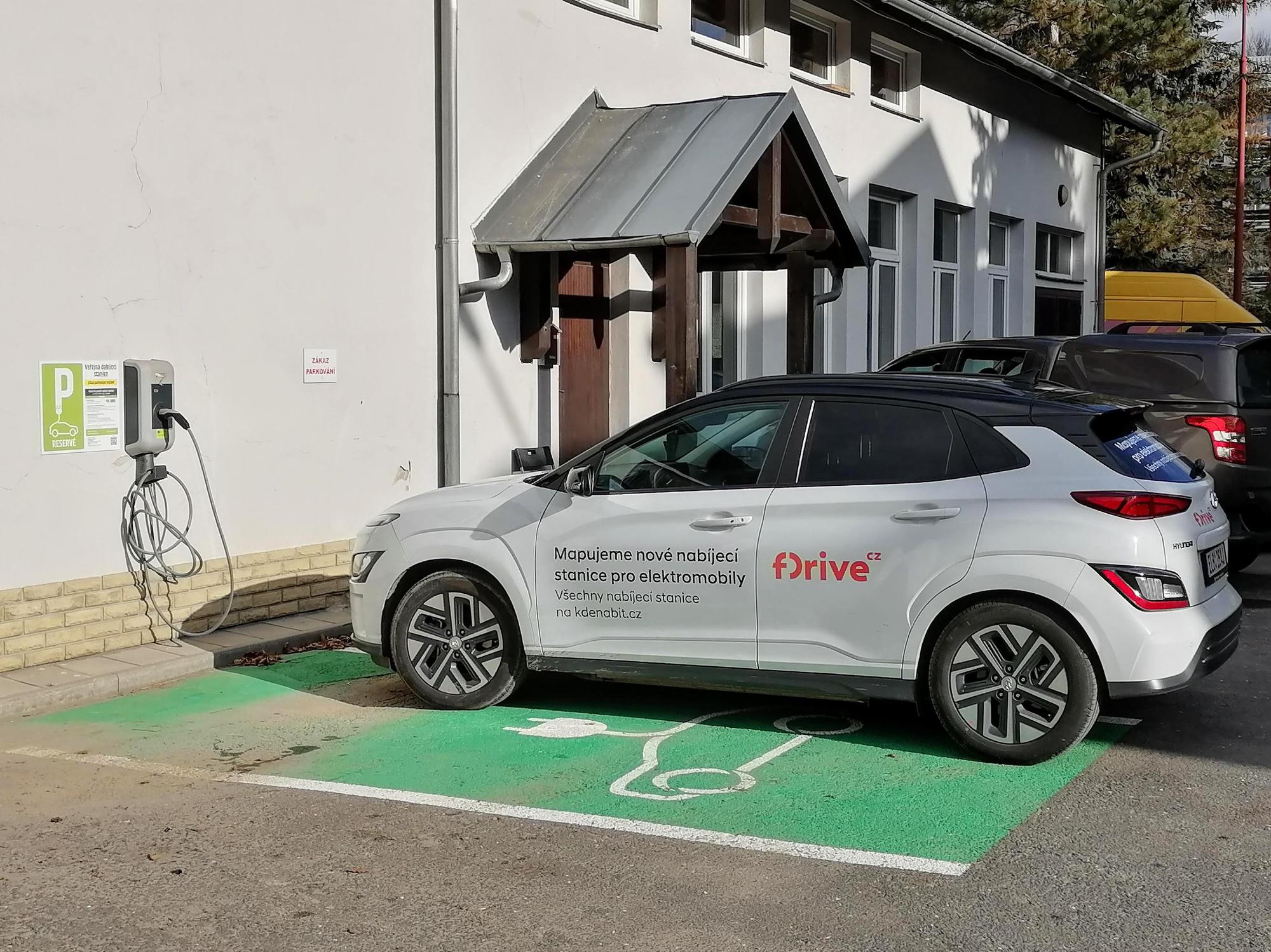 Nabíjecí stanice pro elektromobily foto 3