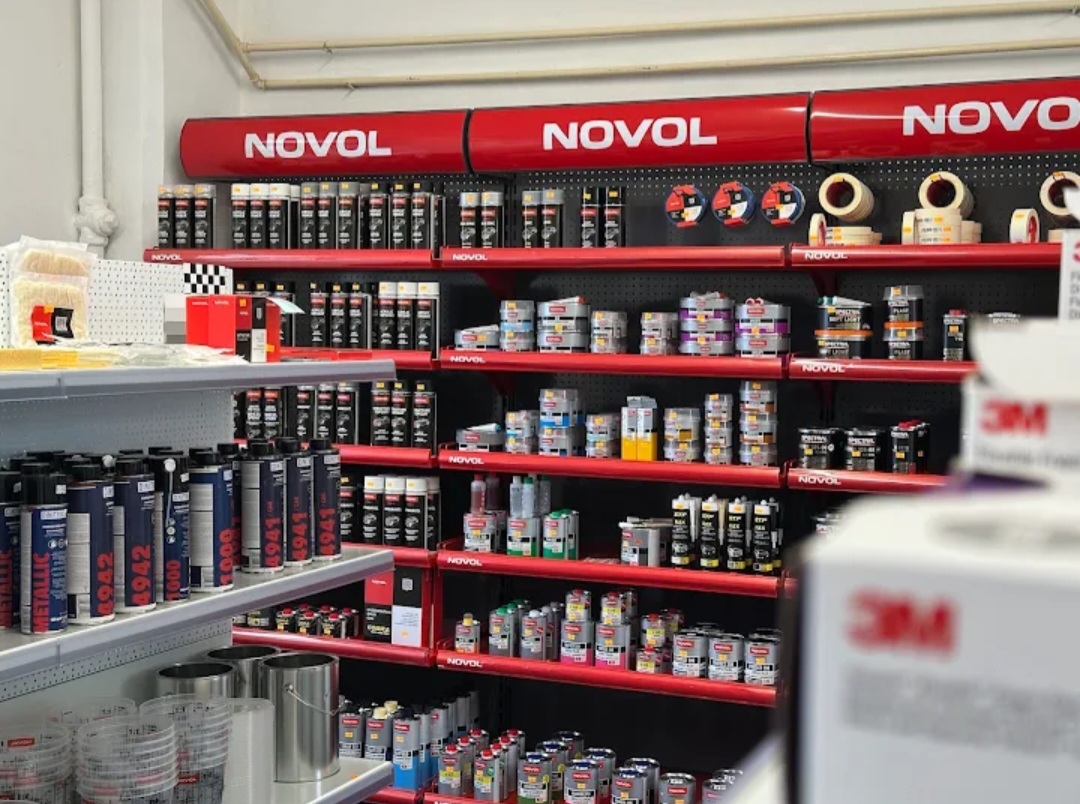 LAKOŠ - specializované centrum barev Klatovy foto 2