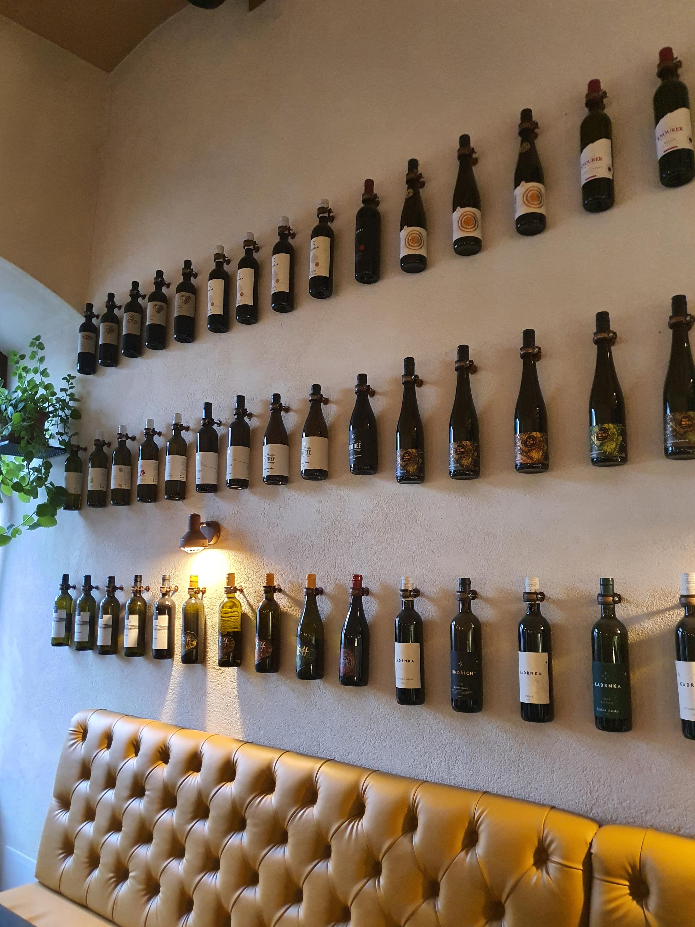 KOREK vinný bar & bistro foto 2