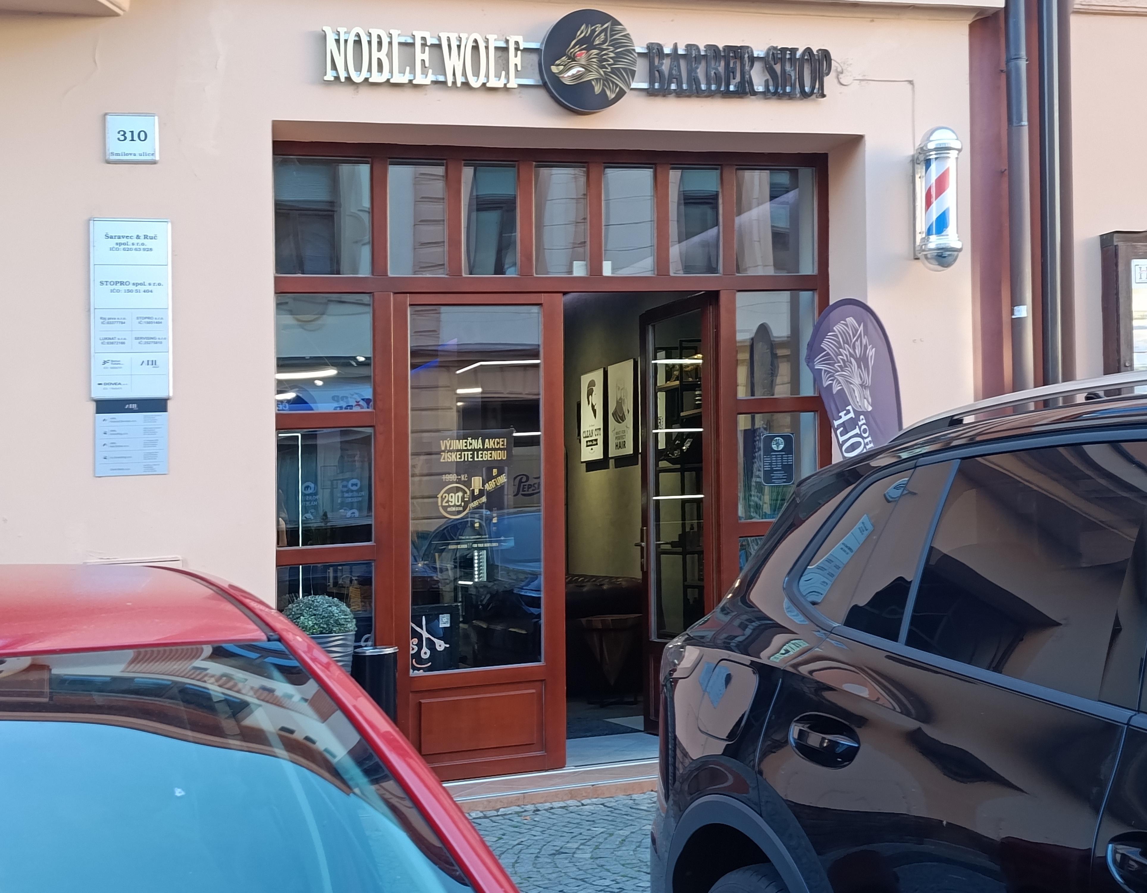 Noble Wolf Barber Shop foto 3
