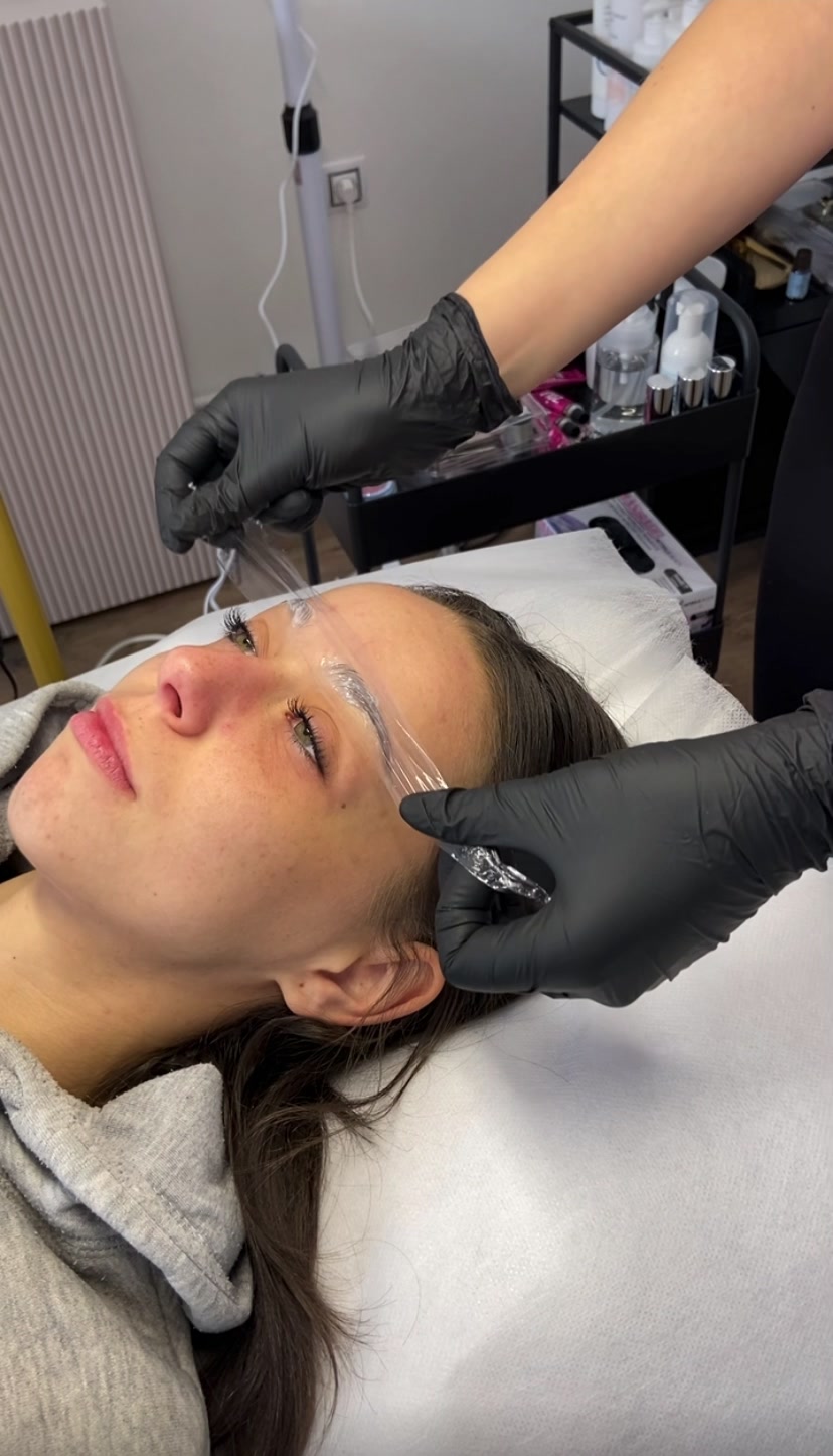 Nurselle beauty studios foto 2 (náhled videa)