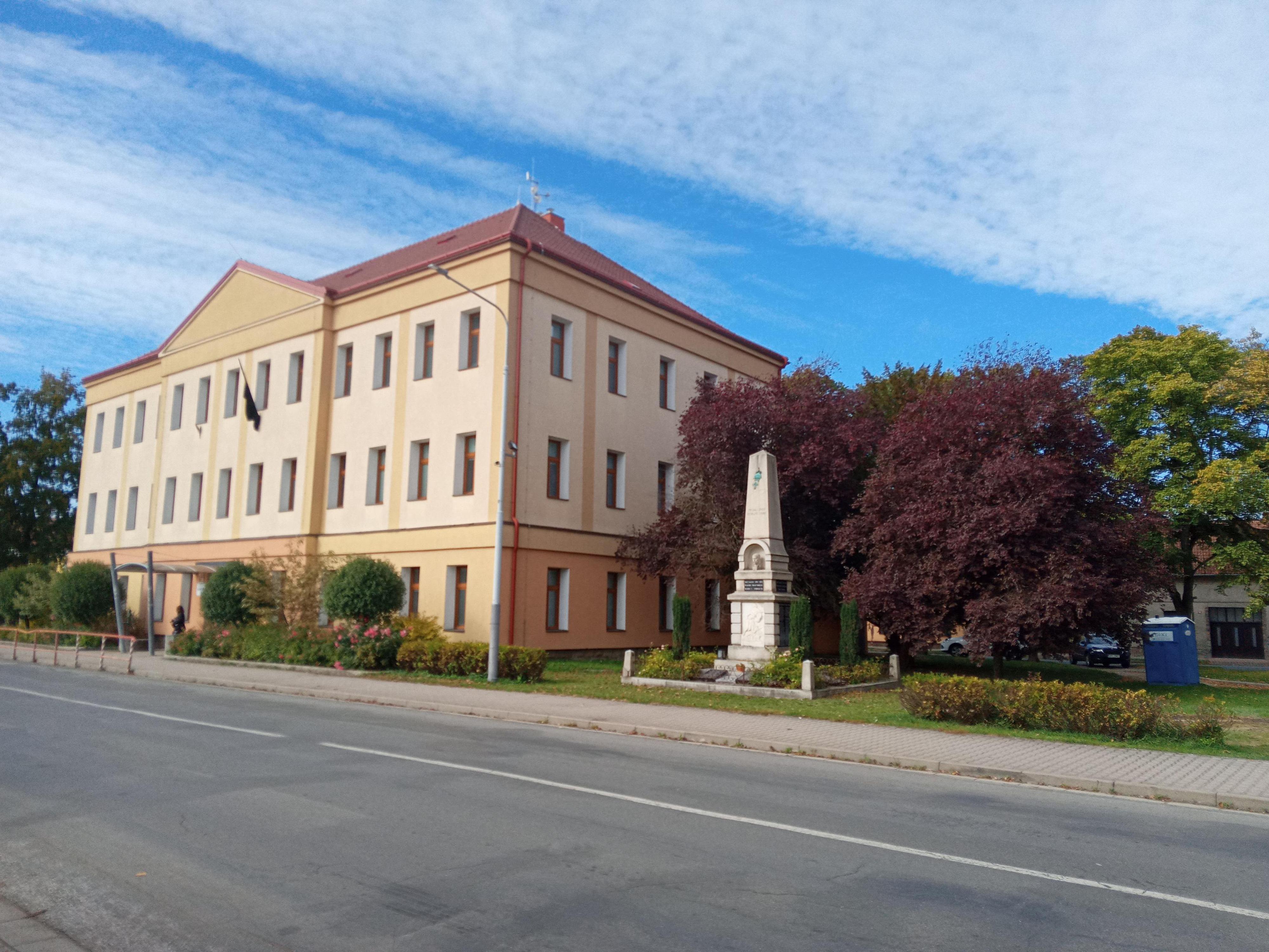 Základní škola Městec Králové foto 4