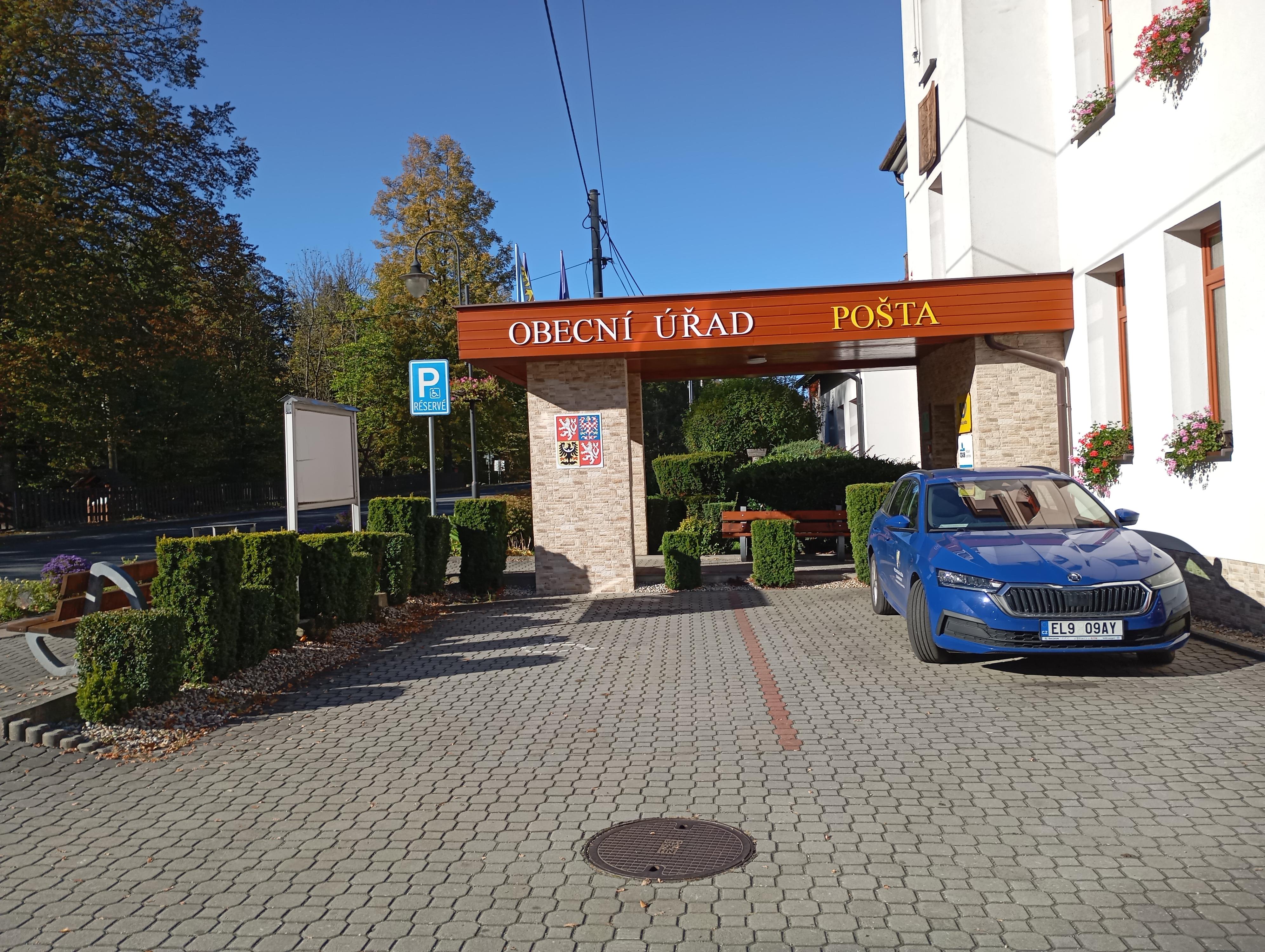 Dolní Lomná - obecní úřad foto 6