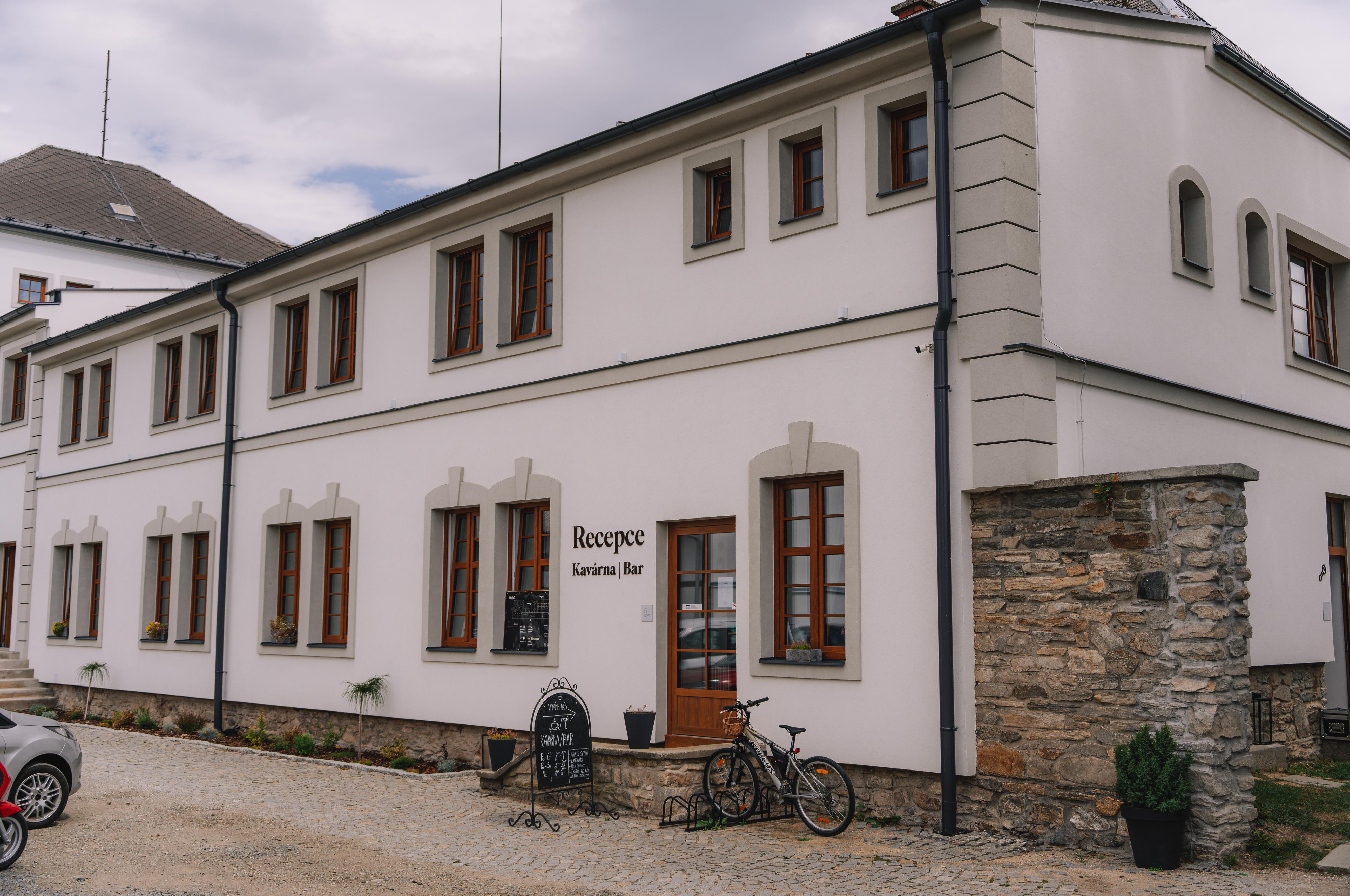 Kavárna & bar Červený dvůr