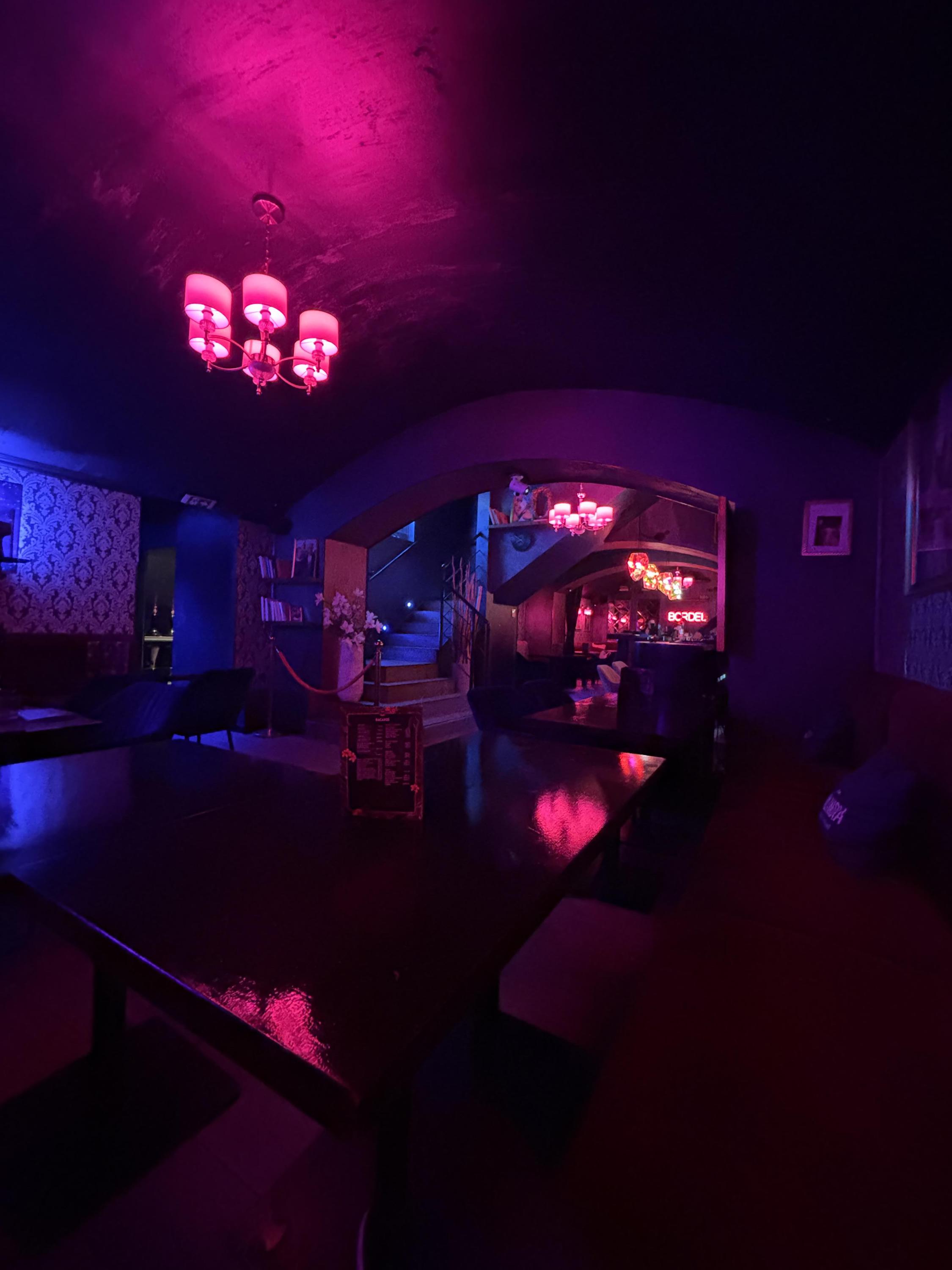 GRANAT LOUNGE & KARAOKE foto 6