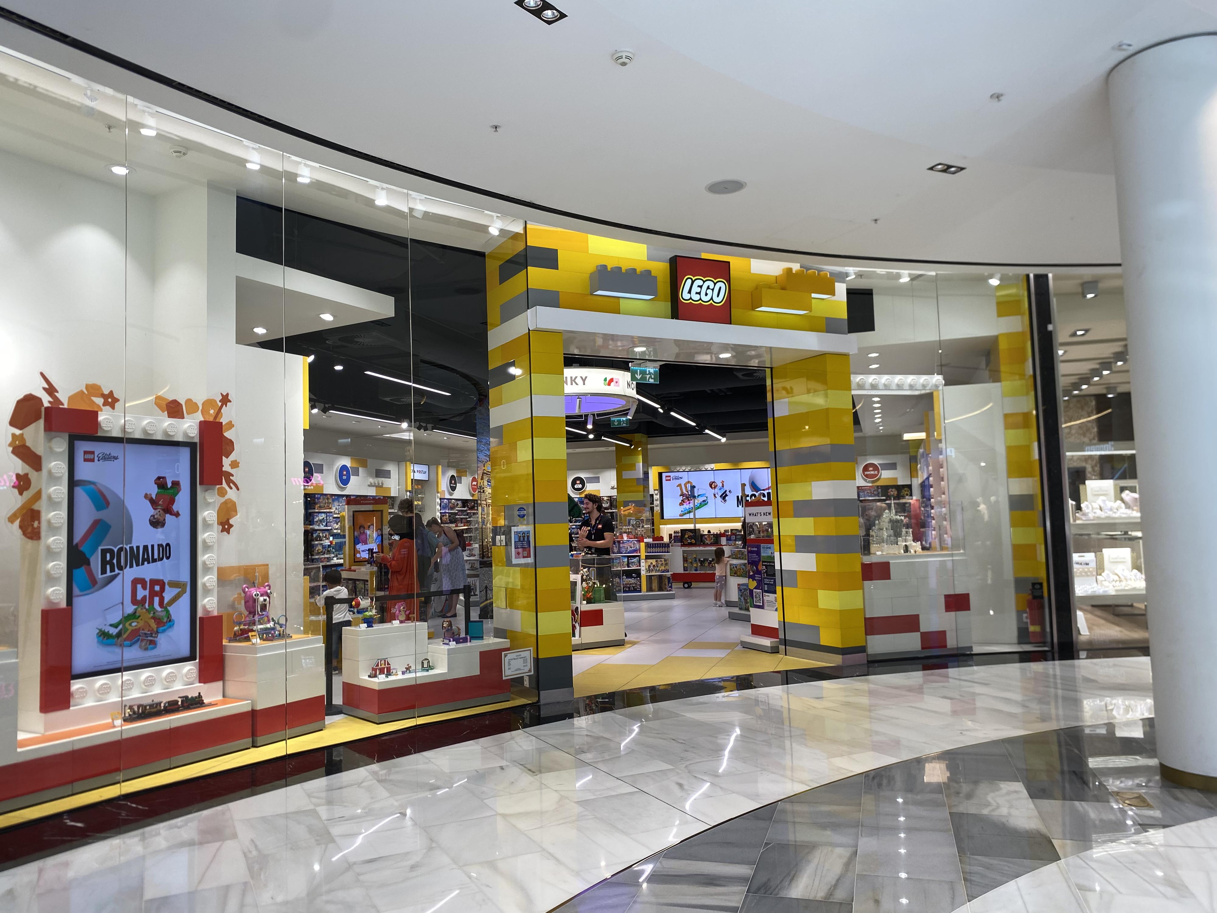 LEGO Brand Retail Shop