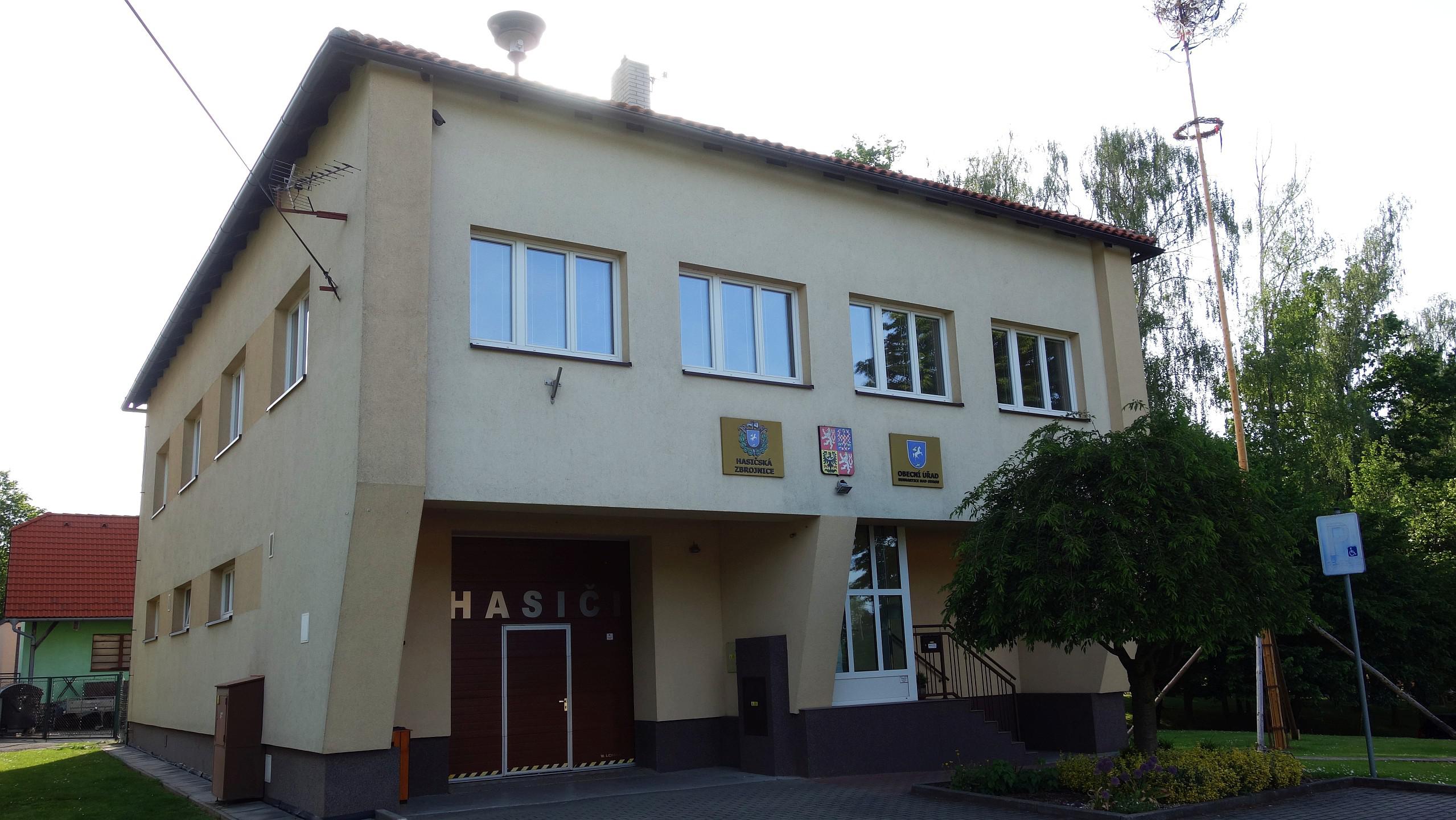 Bernartice nad Odrou - obecní úřad foto 5