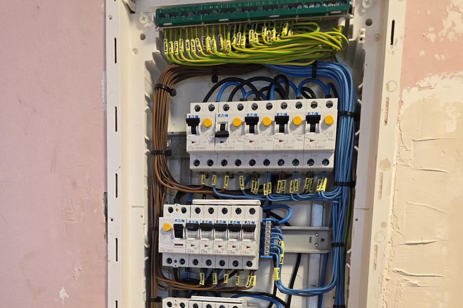 Rekonstrukce a kompletní elektroinstalace