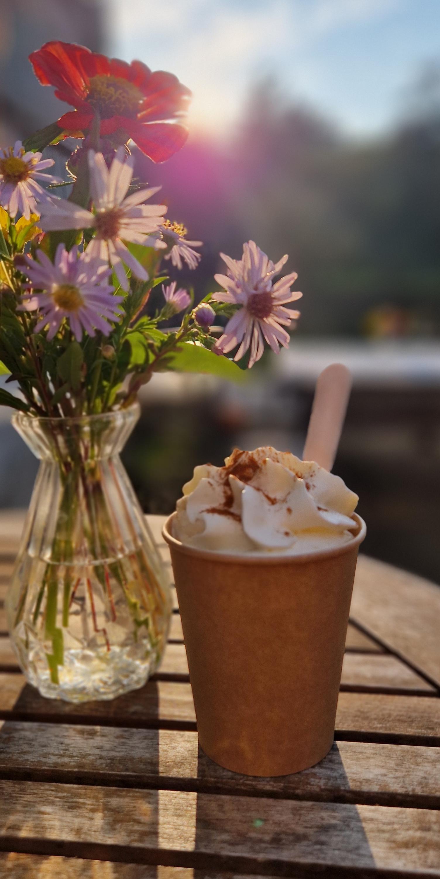 Café na břehu foto 2
