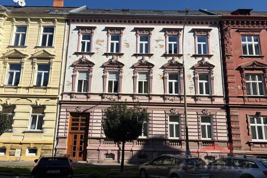 Prodej velkého bytu 2+1 s balkonem, Opava