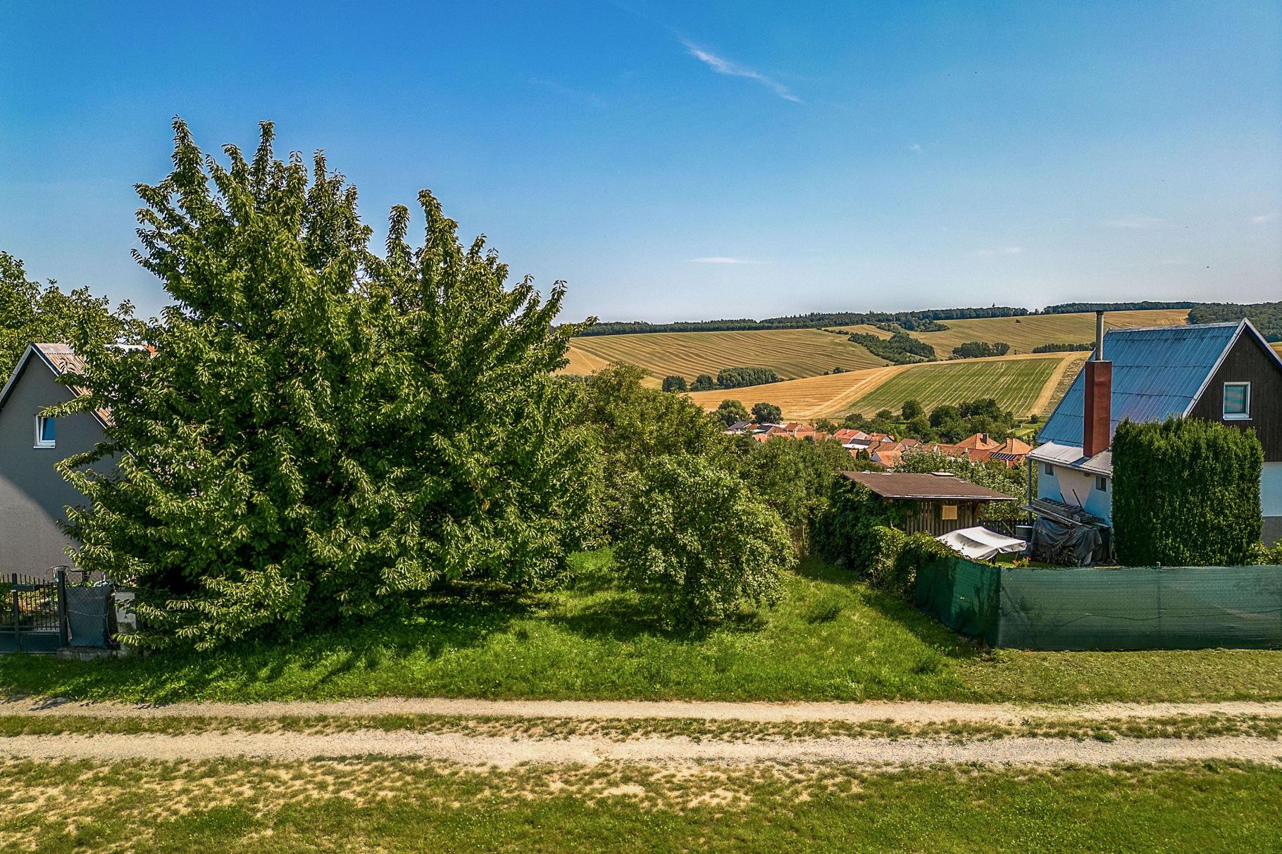 Prodej pozemku 593 m²
