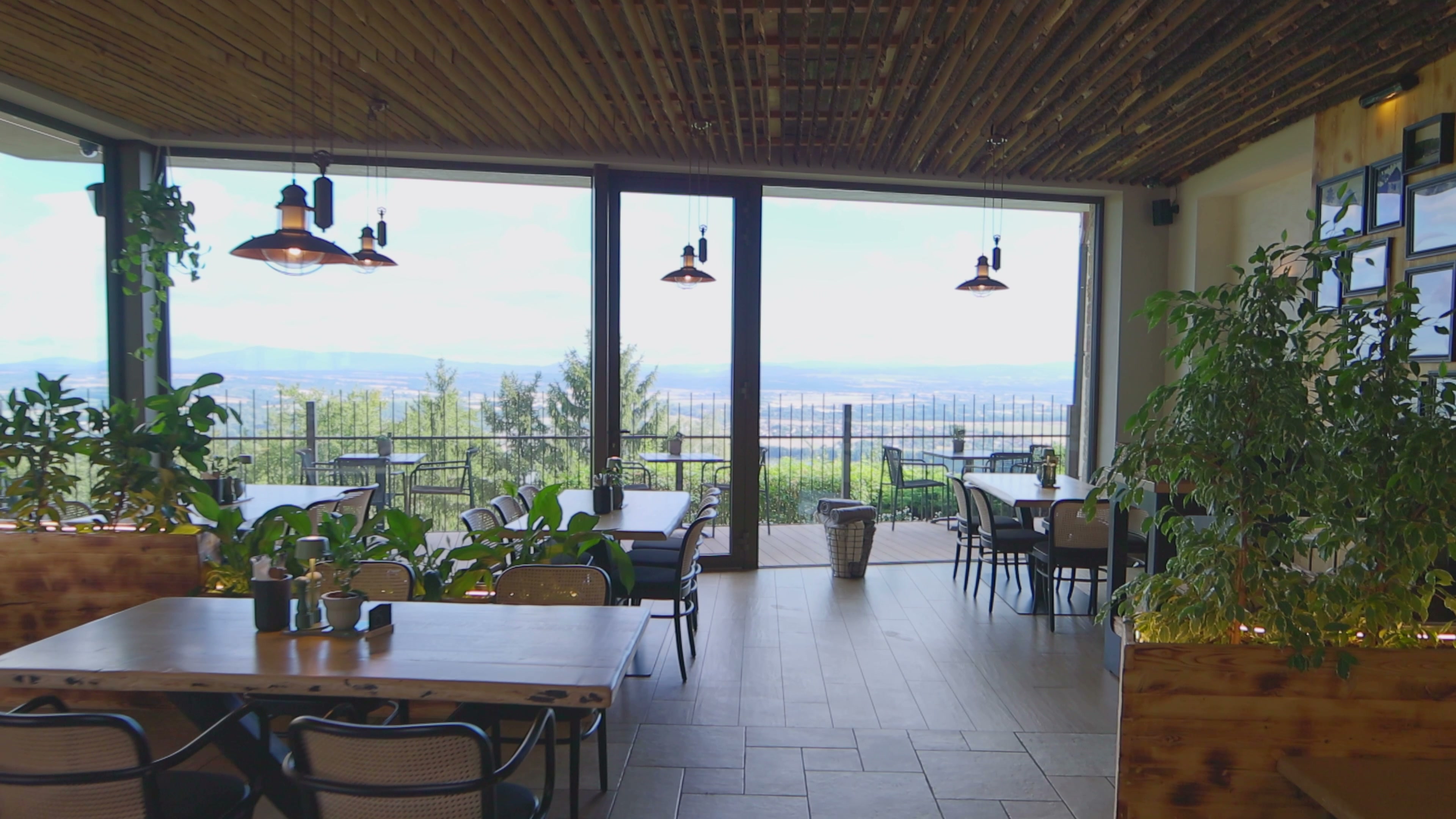 Restaurace a penzion Na krásné vyhlídce foto 2 (náhled videa)