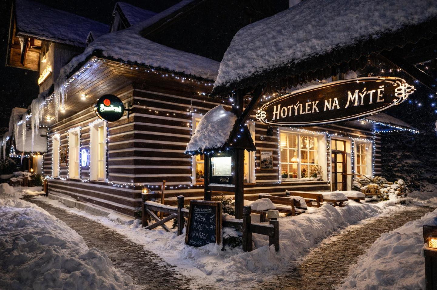 HOTÝLEK NA MÝTĚ A RESTAURACE